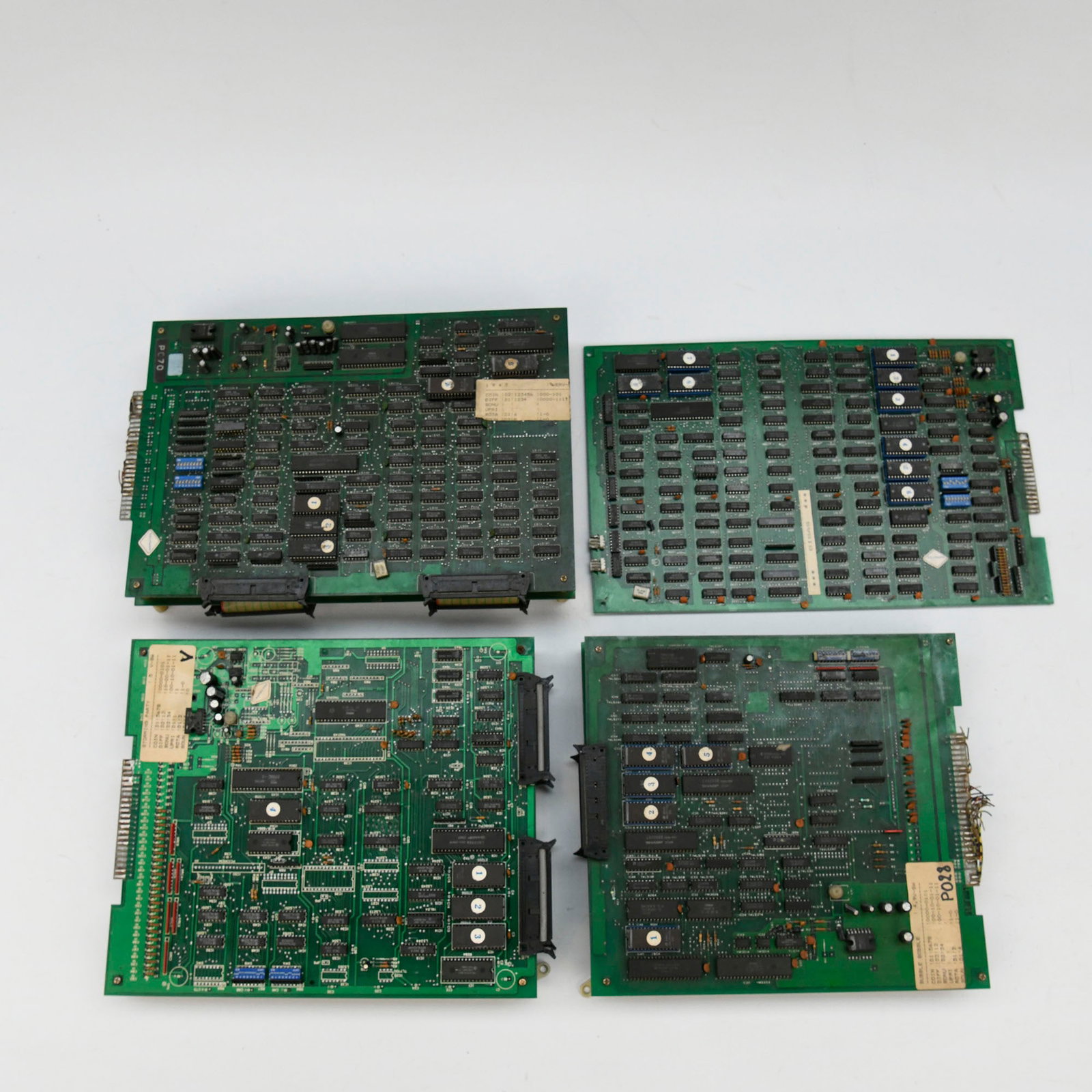 Lot of 4 Arcade PCB's - Gigas, 1943, Bubble Bobble, Storming Party: Lot of 4 Arcade PCB's - Gigas, 1943, Bubble Bobble, Storming Party. Working condition untested. Location: The Netherlands, Tilburg.