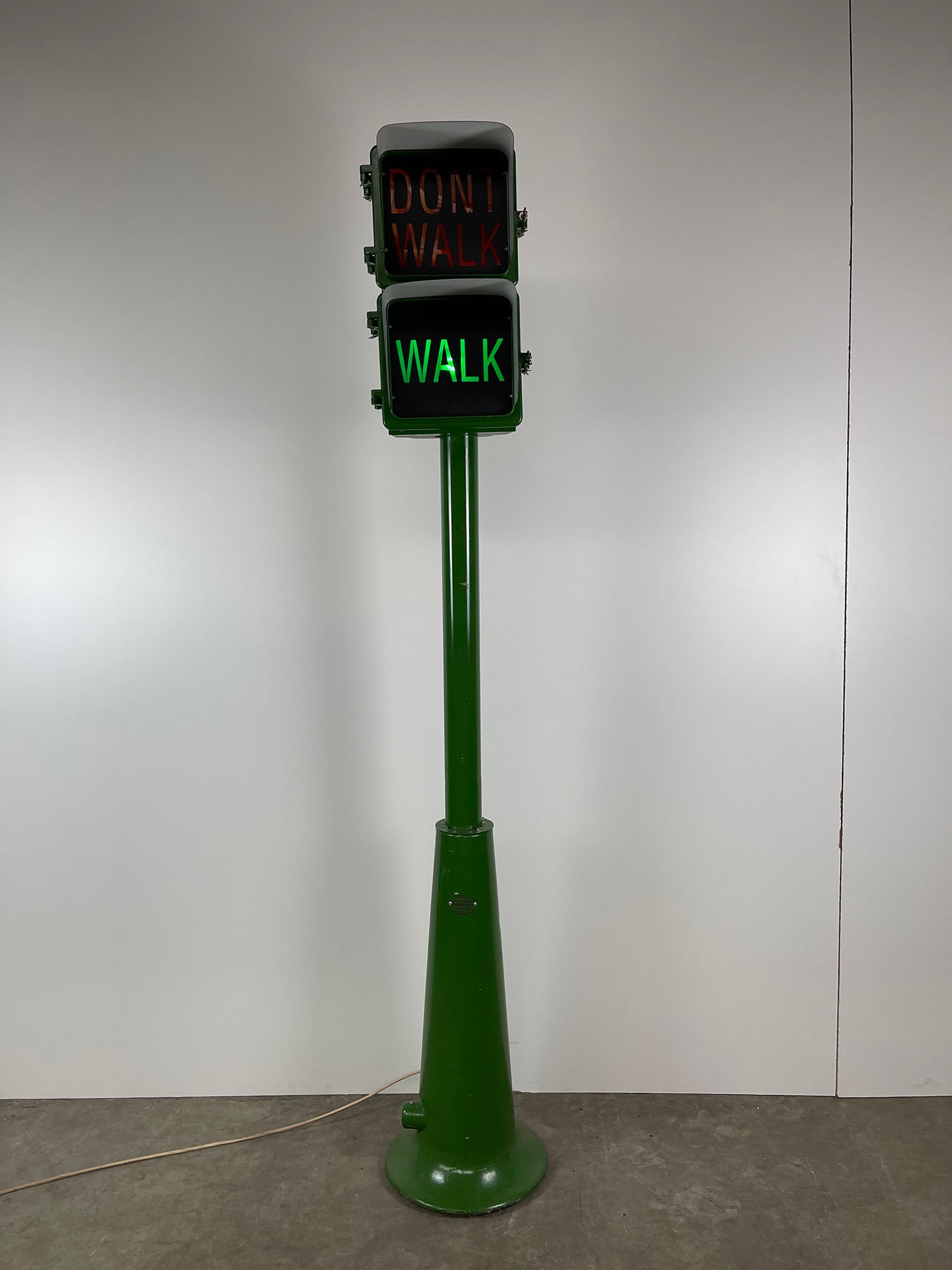 Vintage Eagle Signal Pedestrian Traffic Light, USA (1 of 13)