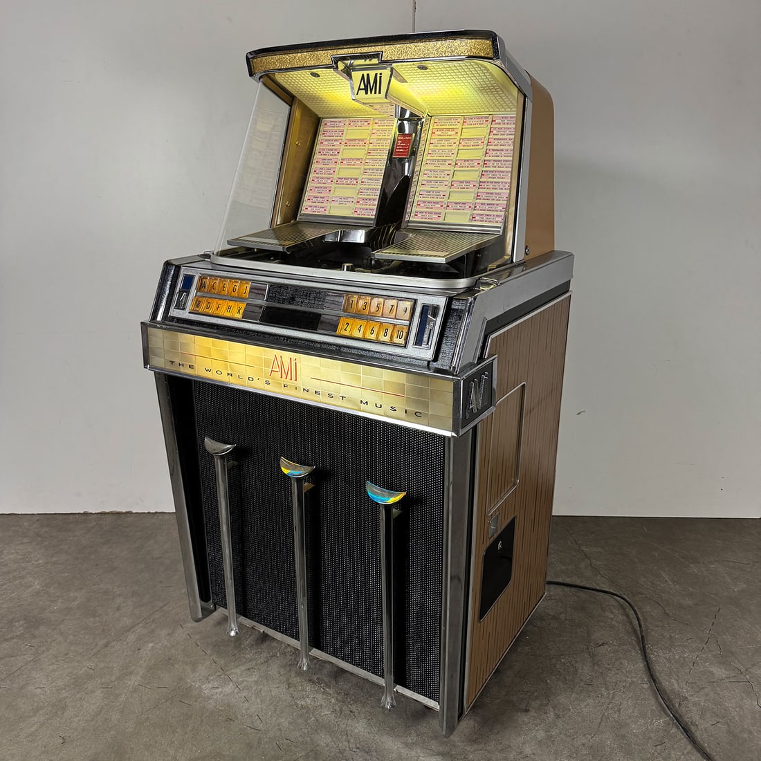 AMI Model JLK-100 100 Selection Jukebox (1960) (1 of 17)