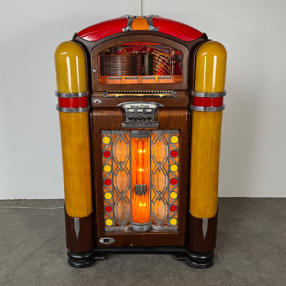 Wurlitzer Model 800 Jukebox (1940) (1 of 19)