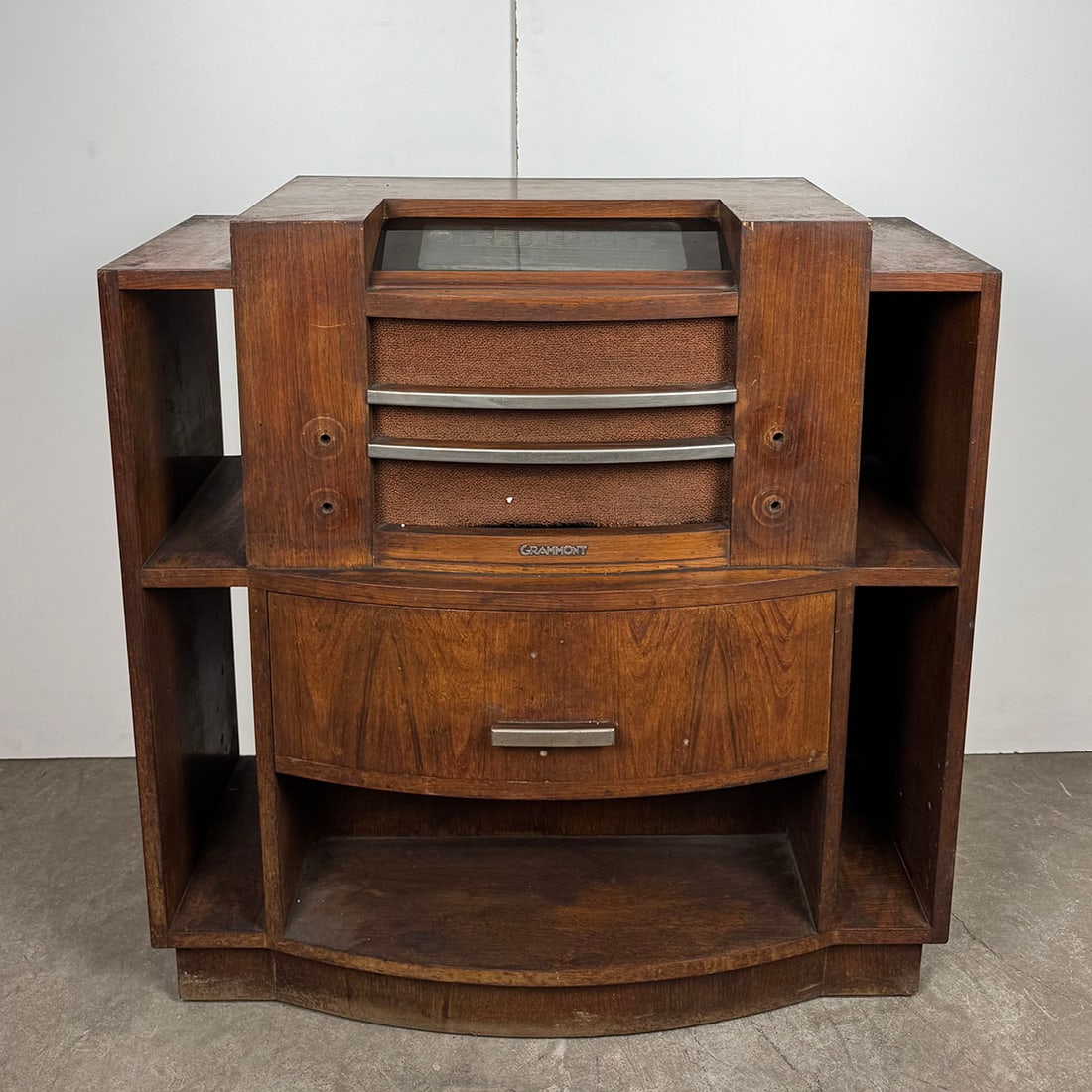 Grammont Model 9810 10-Tube Radio with Record Player (ca. 1948) (1 of 15)