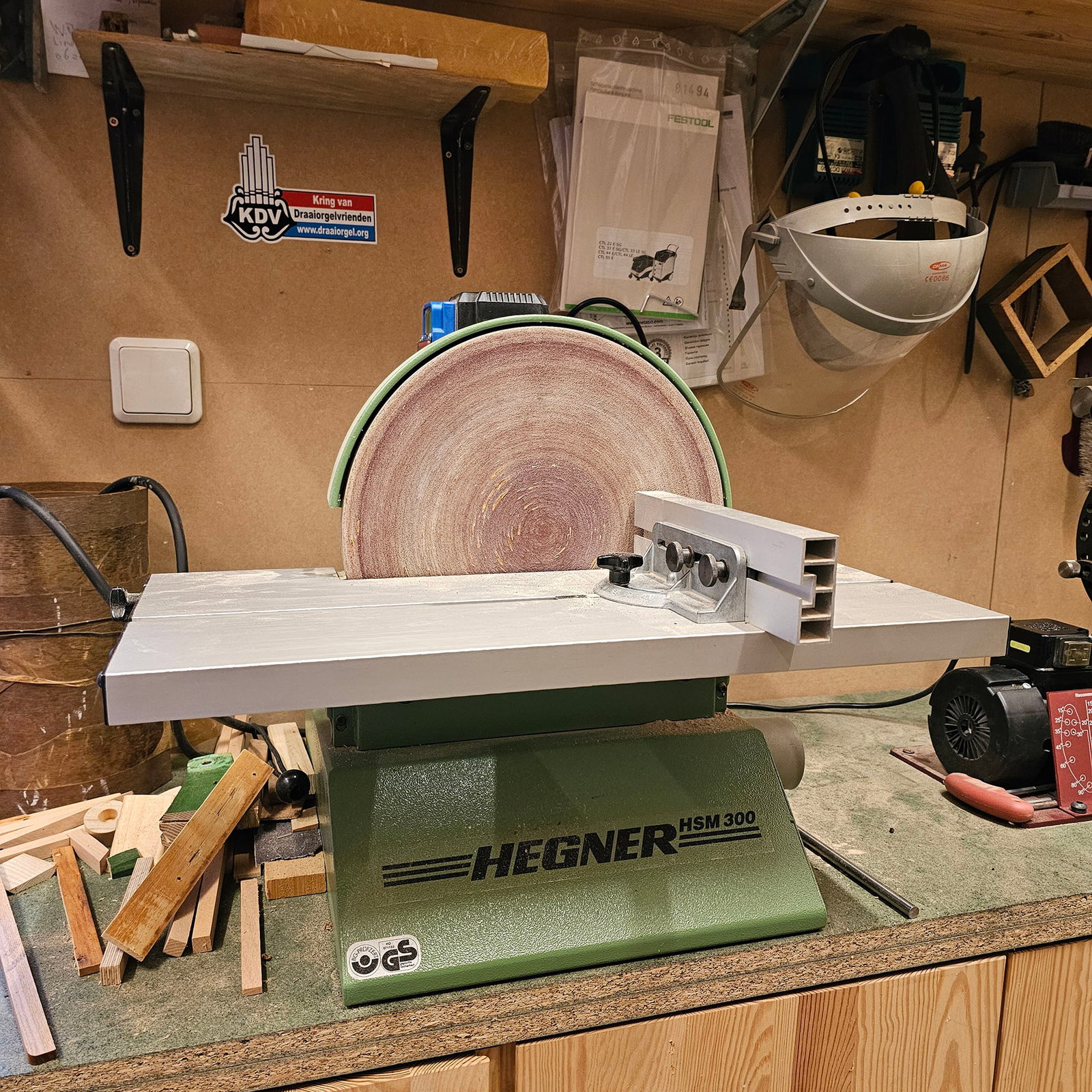 Hegner HSM 300 Disc Sander from the G. Perlee Workshop (1 of 6)