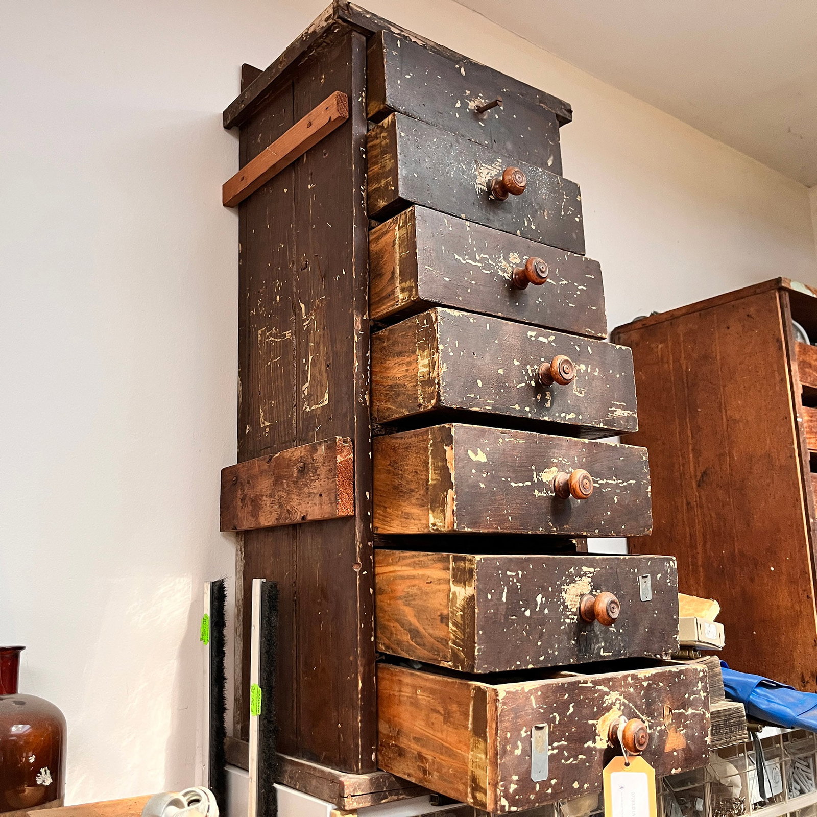 Vintage Wooden Cabinet with 7 Drawers Containing Small Organ Parts from the G. Perlee Workshop: Vintage Wooden Cabinet with 7 Drawers Containing Small Organ Parts from the G. Perlee Workshop. Dimensions (H x W x D): 82 x 38 x 28 cm. Location: G Perlee Workshop in Amsterdam.
