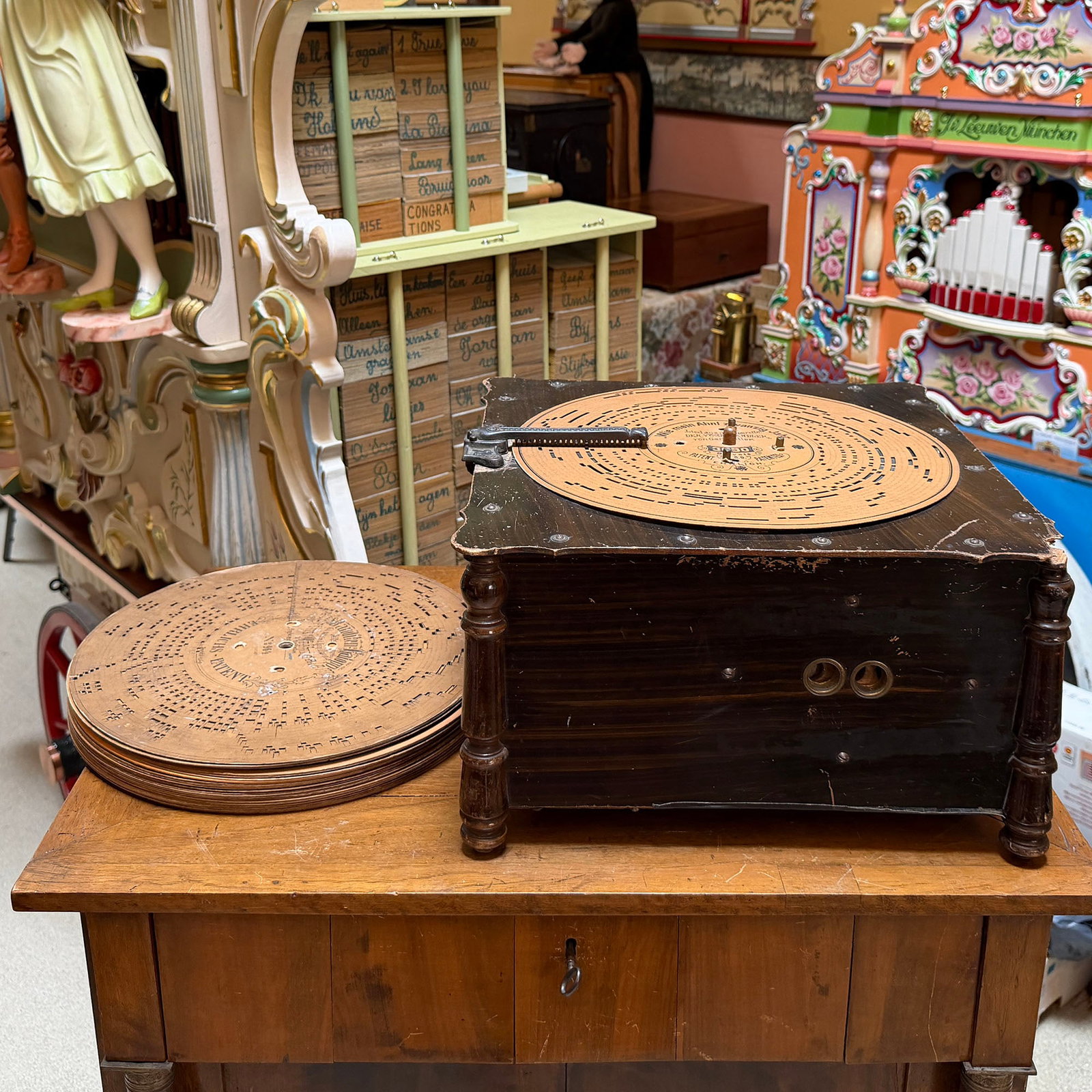 24-note Paul Ehrlich & Co. Ariston Cardboard Disc Reed Organette, from the Perlee Family (1 of 5)