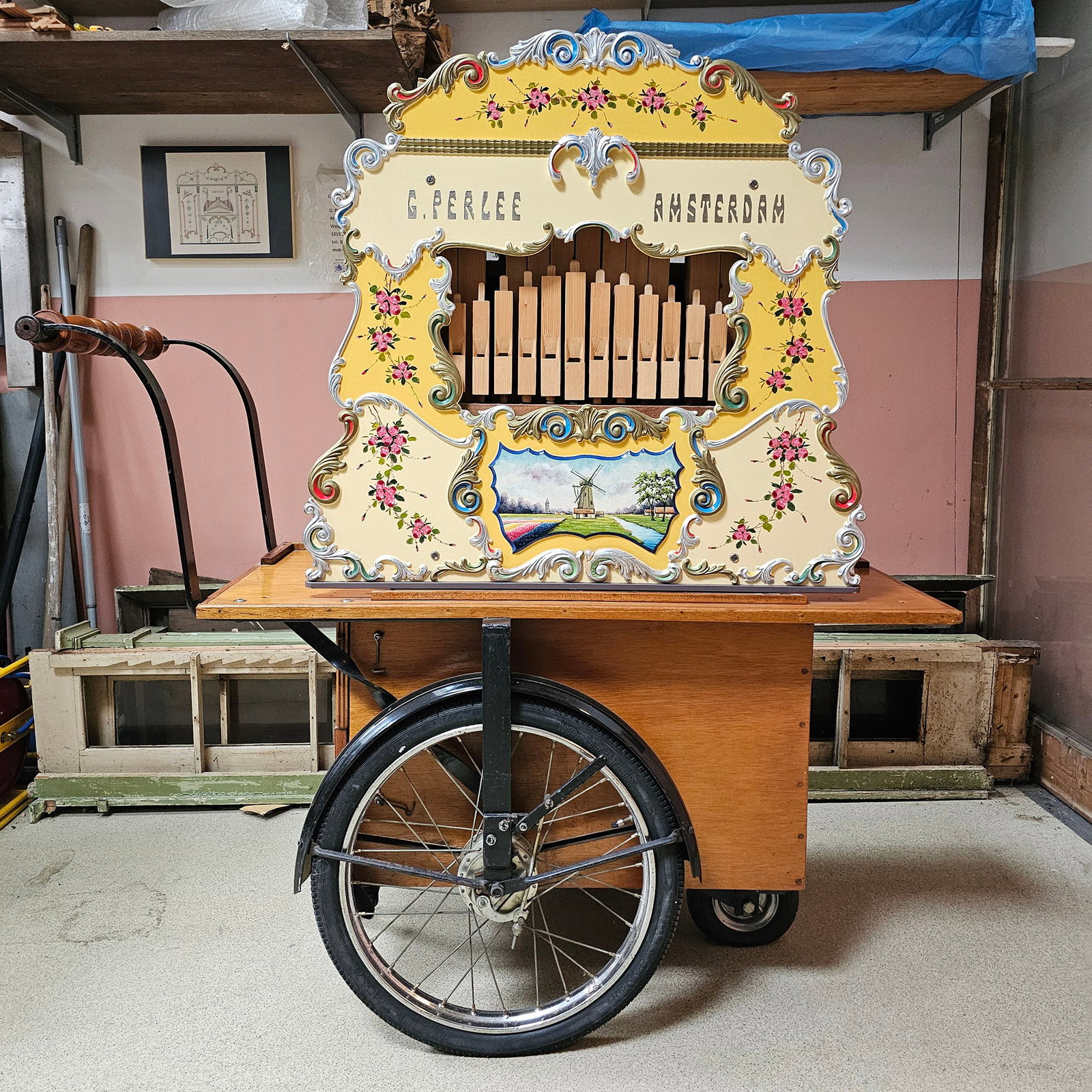 25 Keyless G. Perlee Street Organ with Cart (ca. 2004): 25 keyless G. Perlee street organ with cart. Currently in not playing condition. Last of 25 keyless Perlee organs produced. The pipework and windchest were made by Leon van Leeuwen, since the organ wa