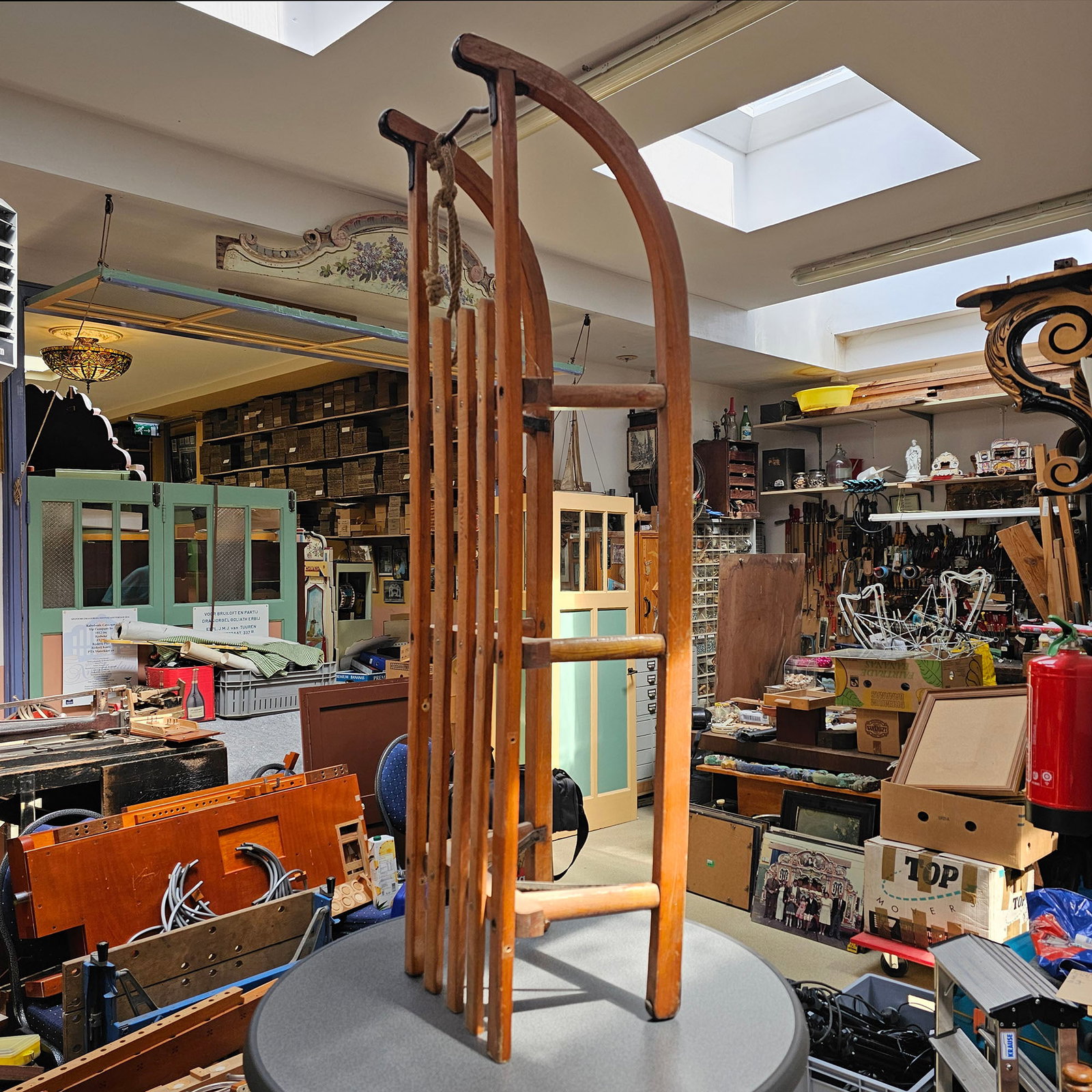 Vintage Wooden "Davos" Sled (ca. 1960s) Used by Leon and Jan van Leeuwen (1 of 6)