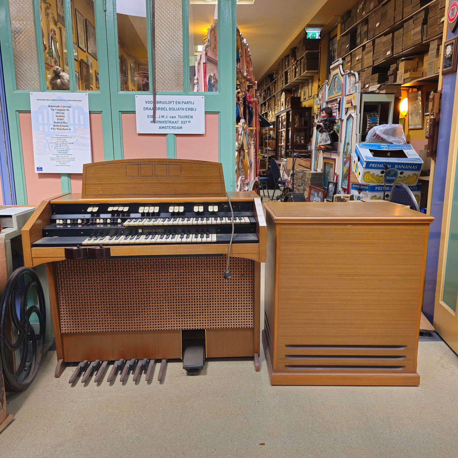 Hammond Model L122 Organ with Leslie Model 125 Organ Speaker (1 of 8)
