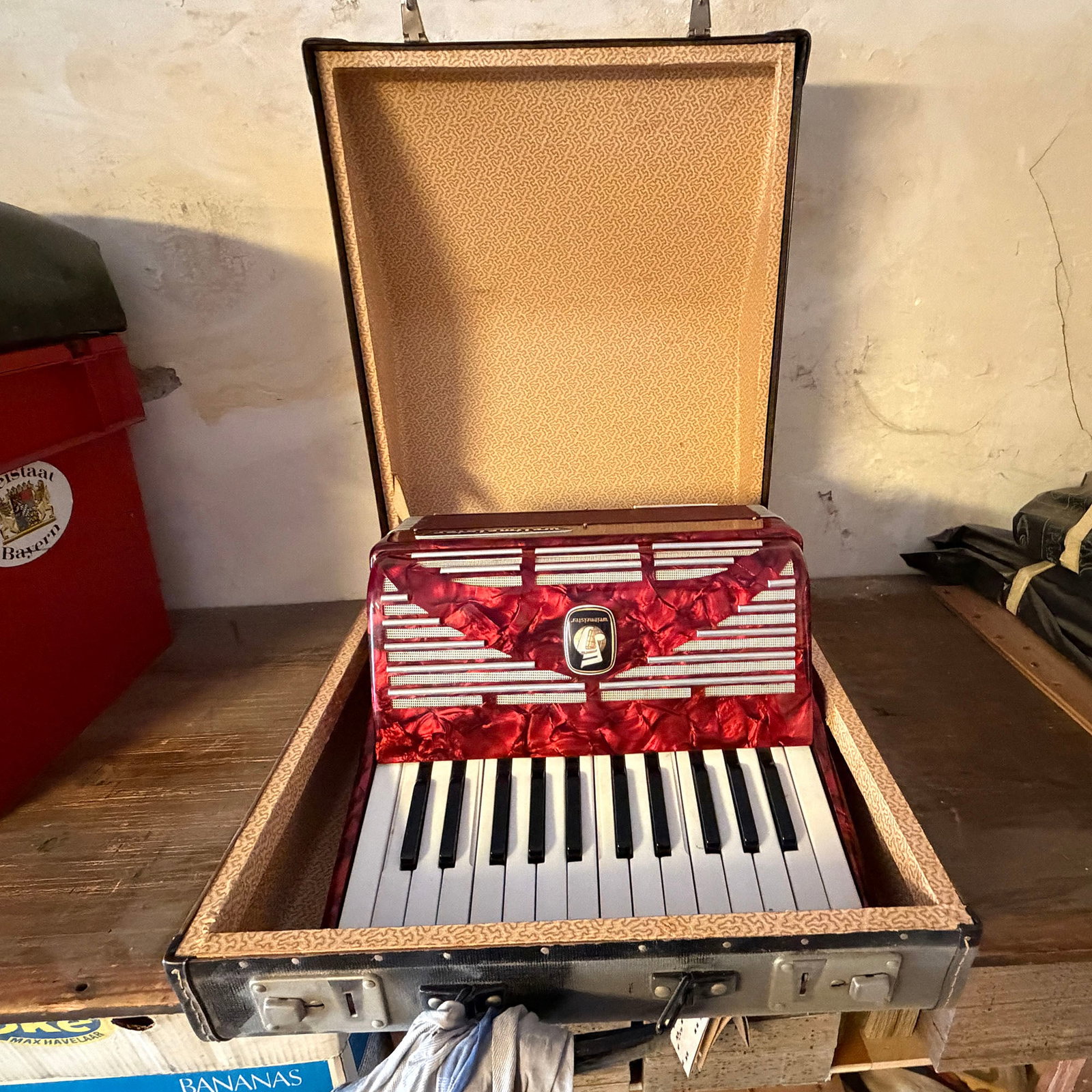 Weltmeister Piano Accordion in Black Case Used by Leon van Leeuwn (Grandson of Gijs Perlee Sr.) (1 of 3)