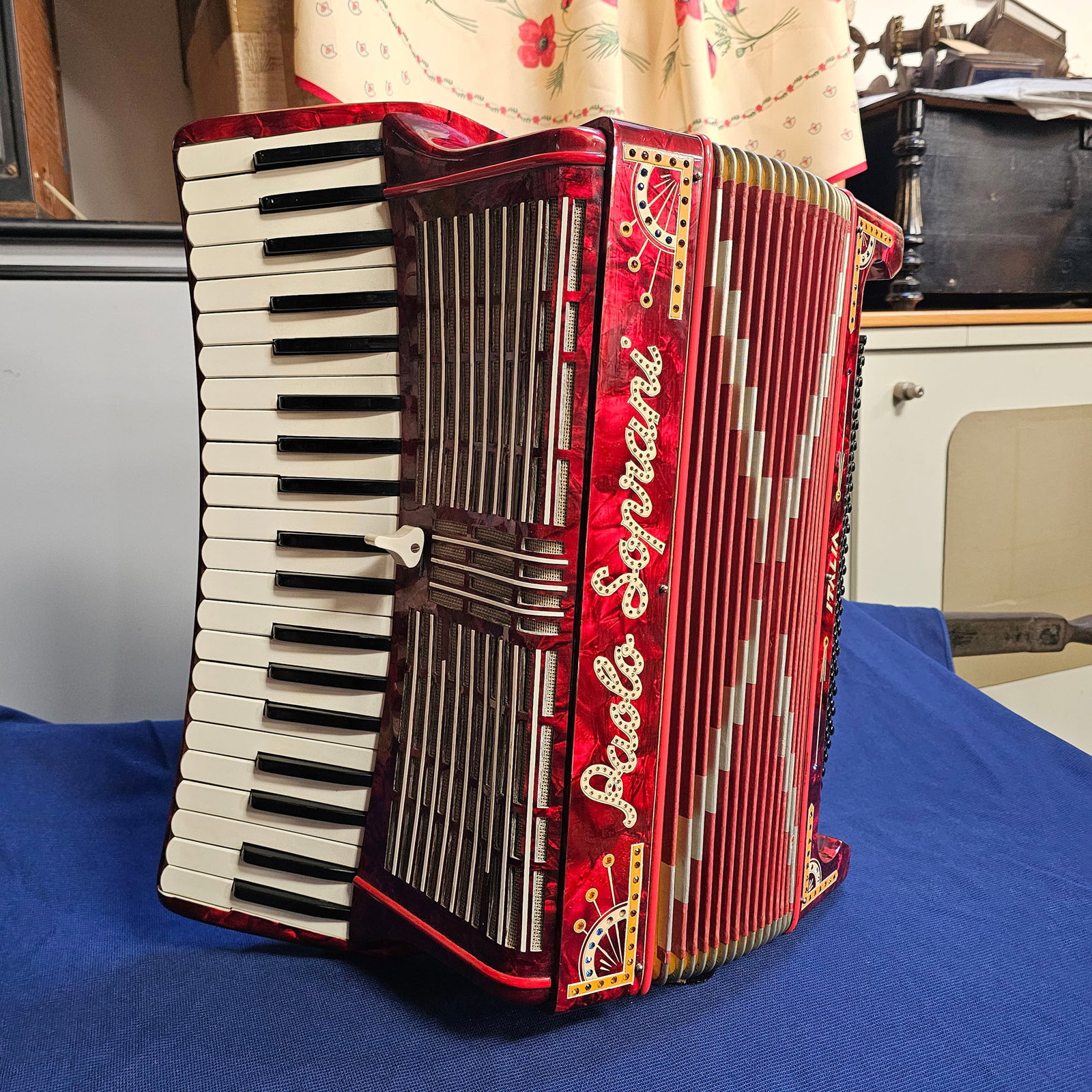 Italian Paolo Soprani 41/120 Piano Accordion used by Leontine van Leeuwen-Perlee (1 of 10)