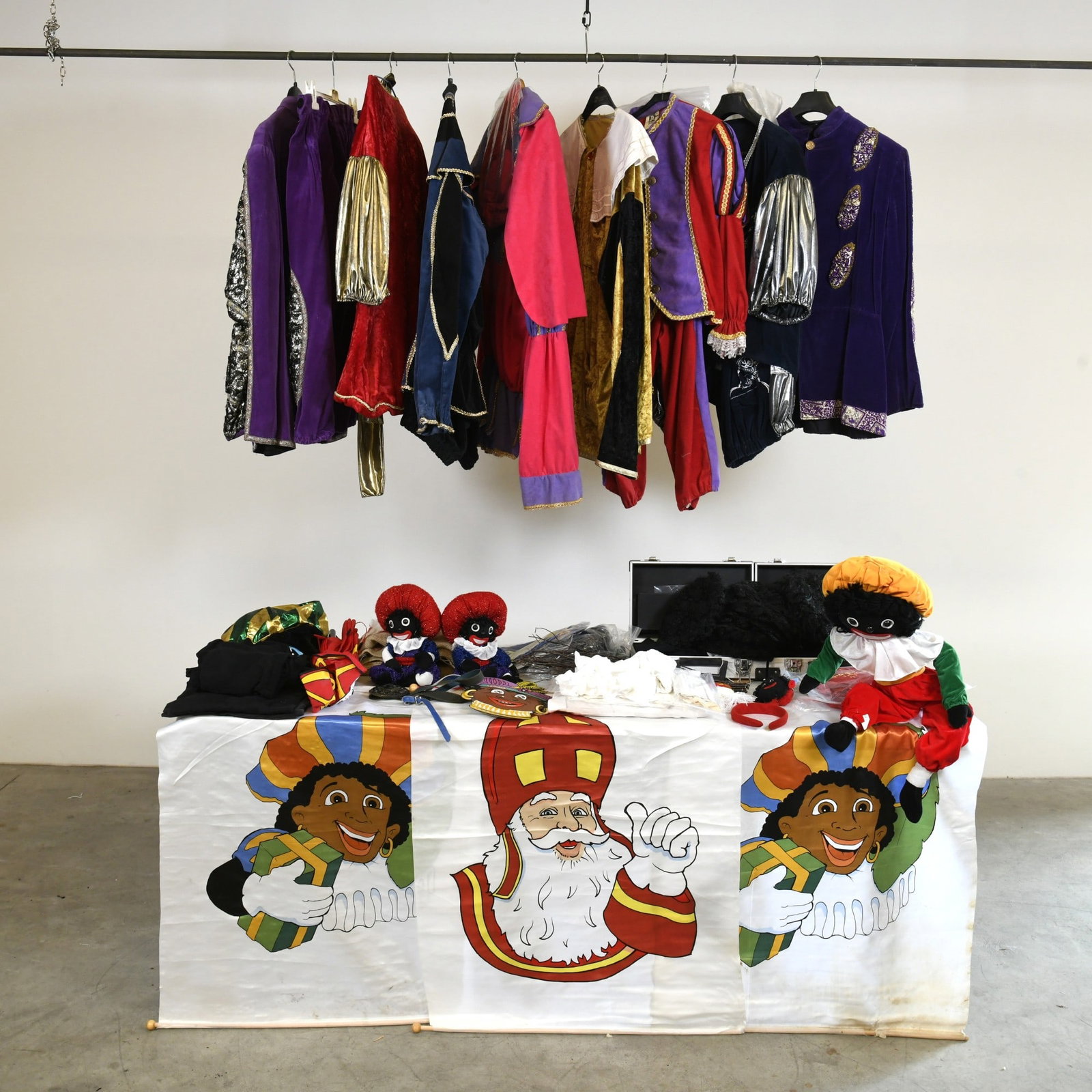 Various Vintage Zwarte Piet and Sinterklaas Costumes and Accessories (1 of 13)