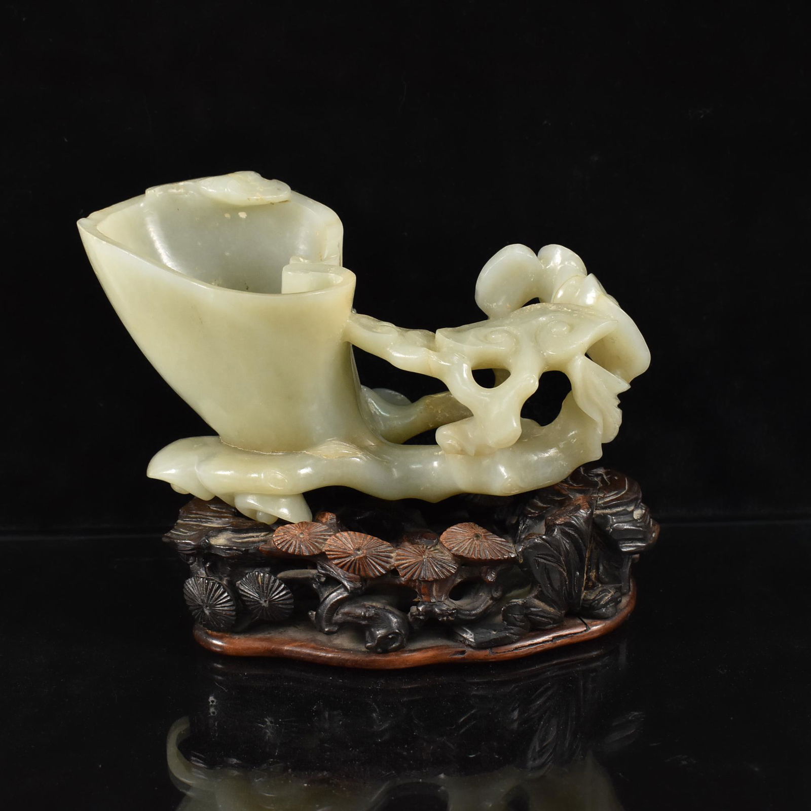 CHINESE WHITE JADE BRUSH WASH WITH ROSEWOOD STAND (1 of 10)