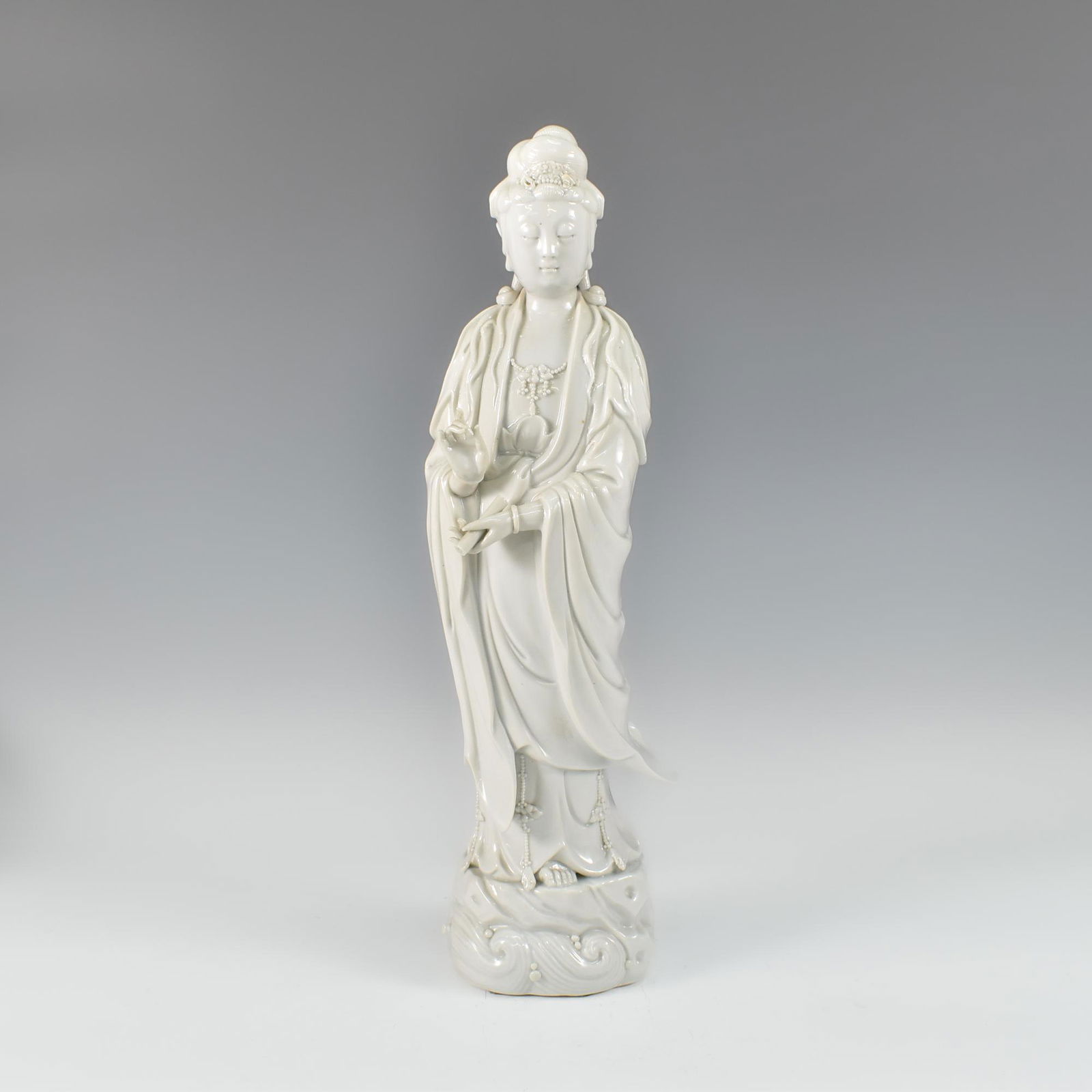 CHINESE WHITE GUANYIN PORCELAIN STATUE (1 of 8)