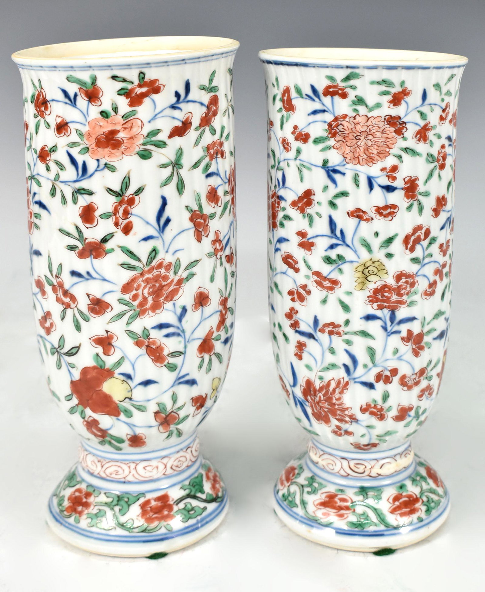 18TH C. PAIR OF CHINESE EXPORT FAMILLE ROSE FLORAL VASES (1 of 13)