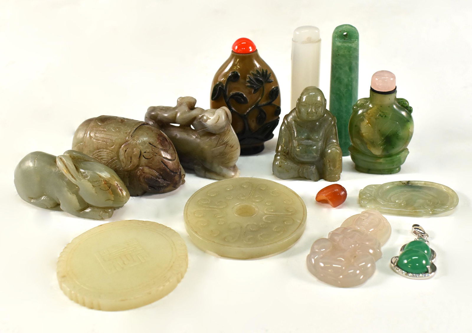 FOURTEEN CHINESE JADE PIECES (1 of 19)