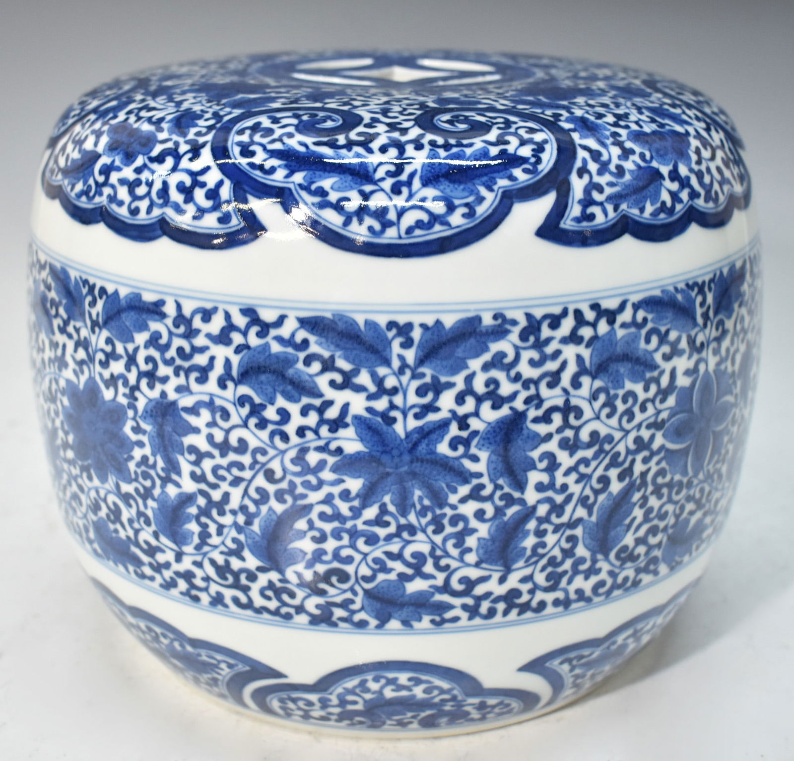 CHINESE BLUE WHITE SMALL STOOL (1 of 9)
