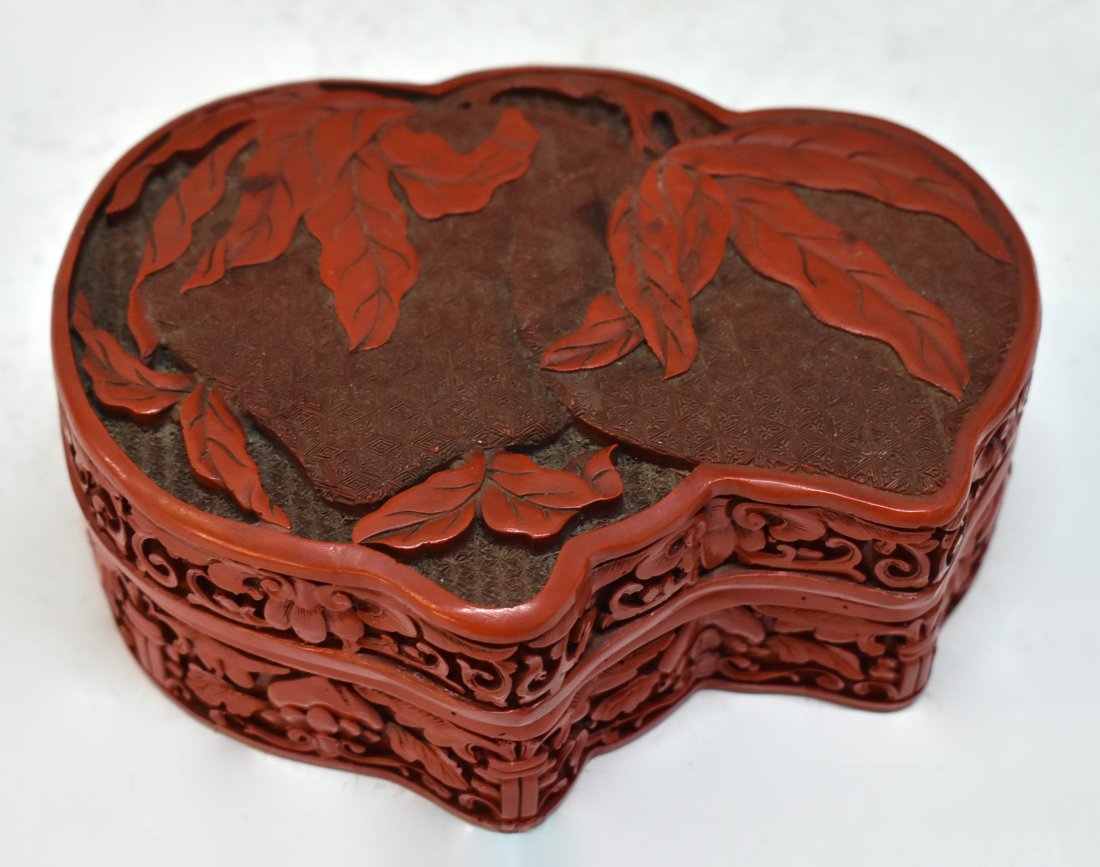 CHINESE PEACH-SHAPED LACQUERED LIDDED BOX (1 of 8)