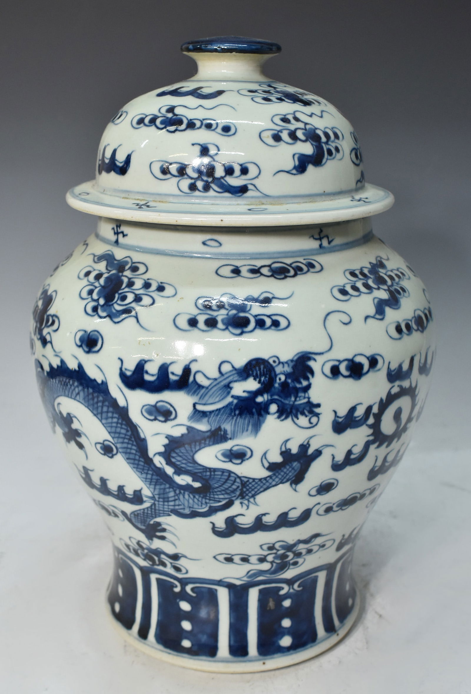 CHINESE BLUE WHITE DRAGON LIDDED JAR (1 of 12)
