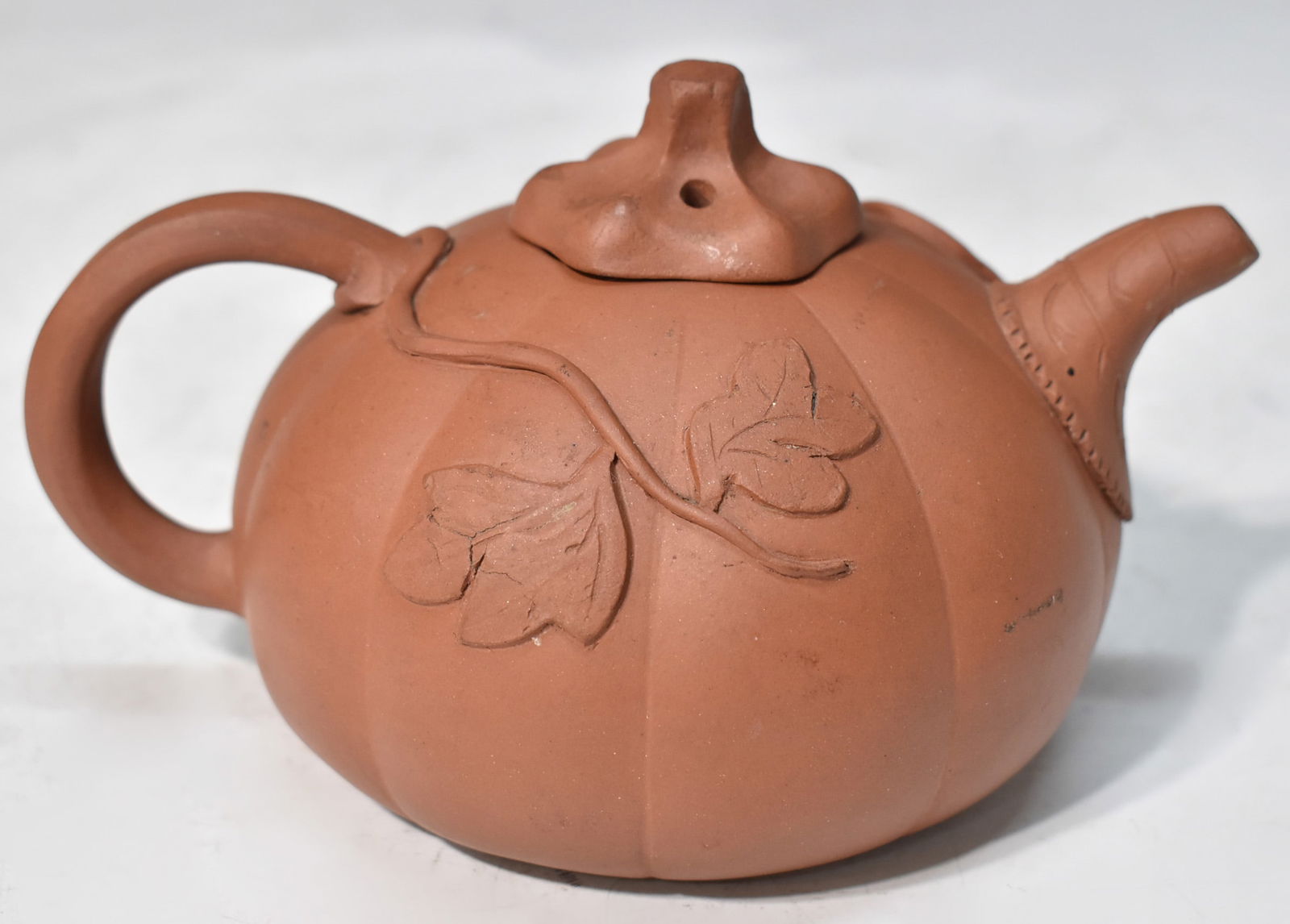 CHINESE YIXIN TEAPOT (LID CHIPPED) (1 of 9)