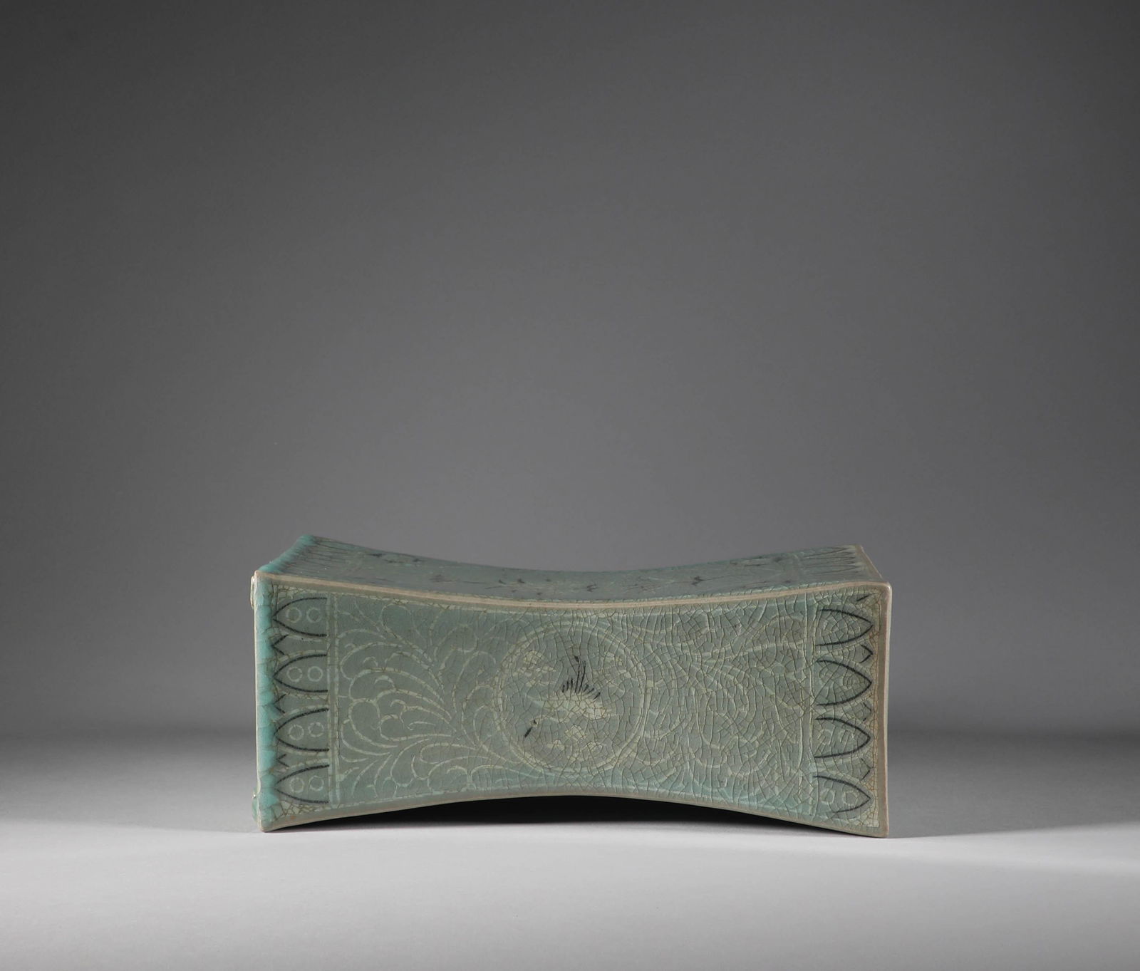 Song- dynasty celadon pillow (1 of 8)
