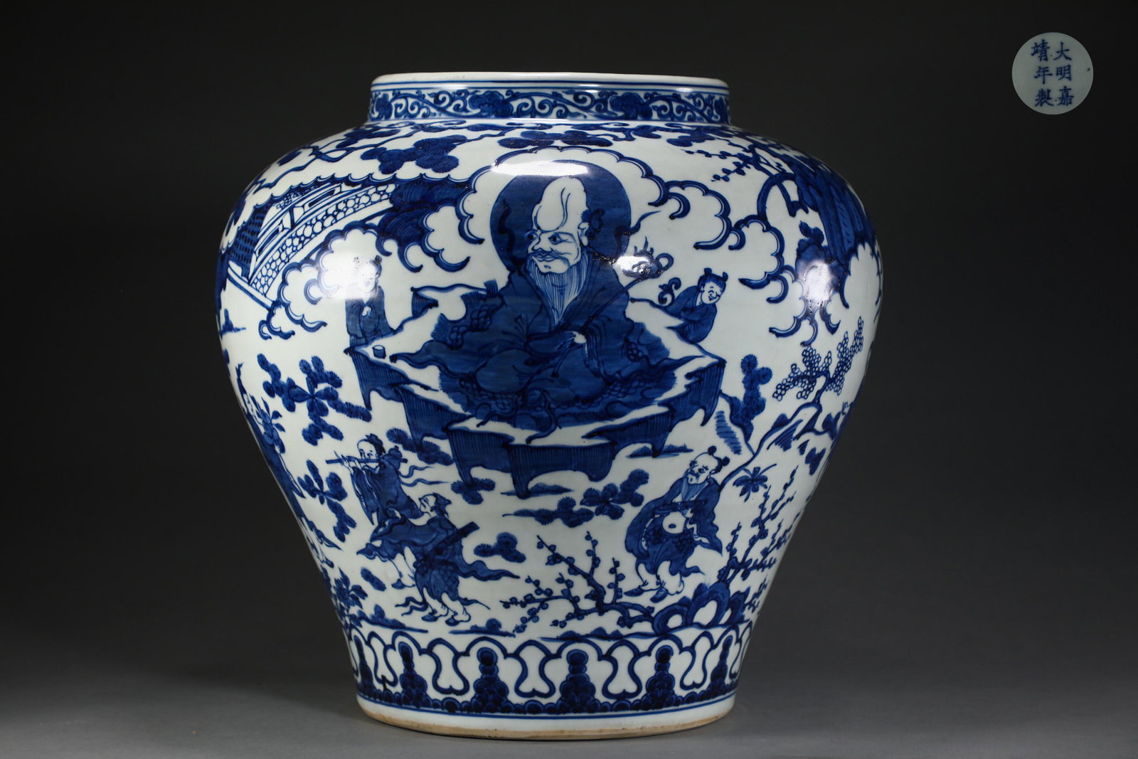 Blue and white figure jar of Ming Dynasty (1 of 10)