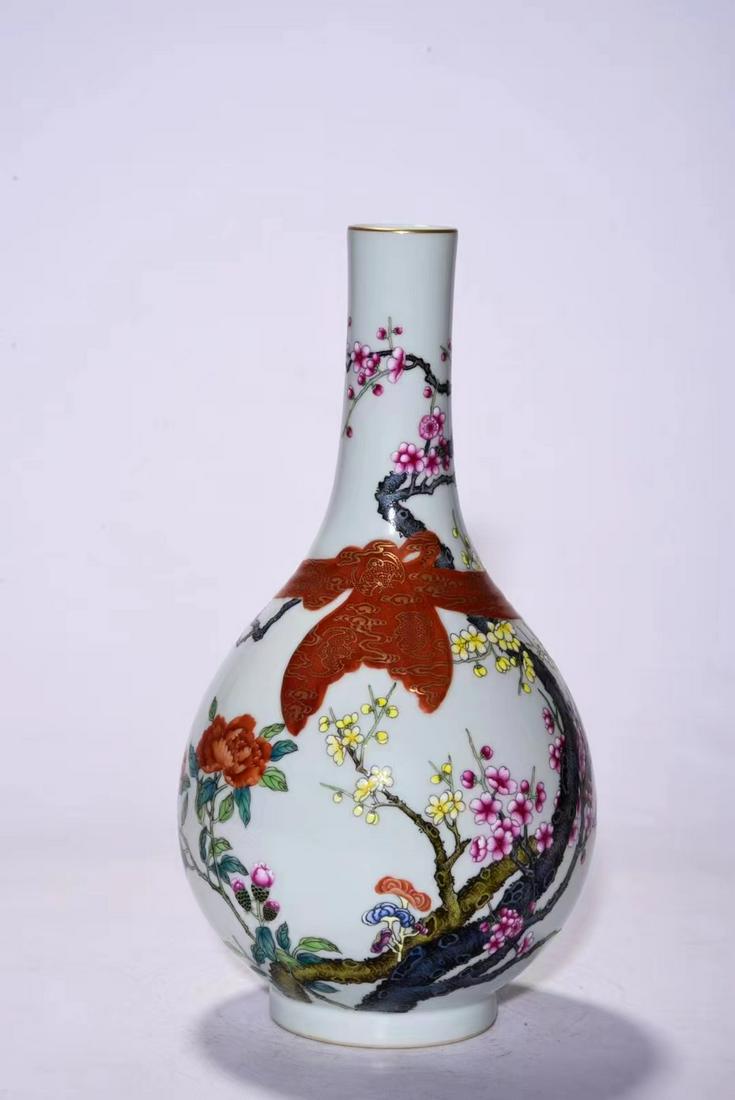 Pastel bottle of Qing Dynasty (1 of 9)