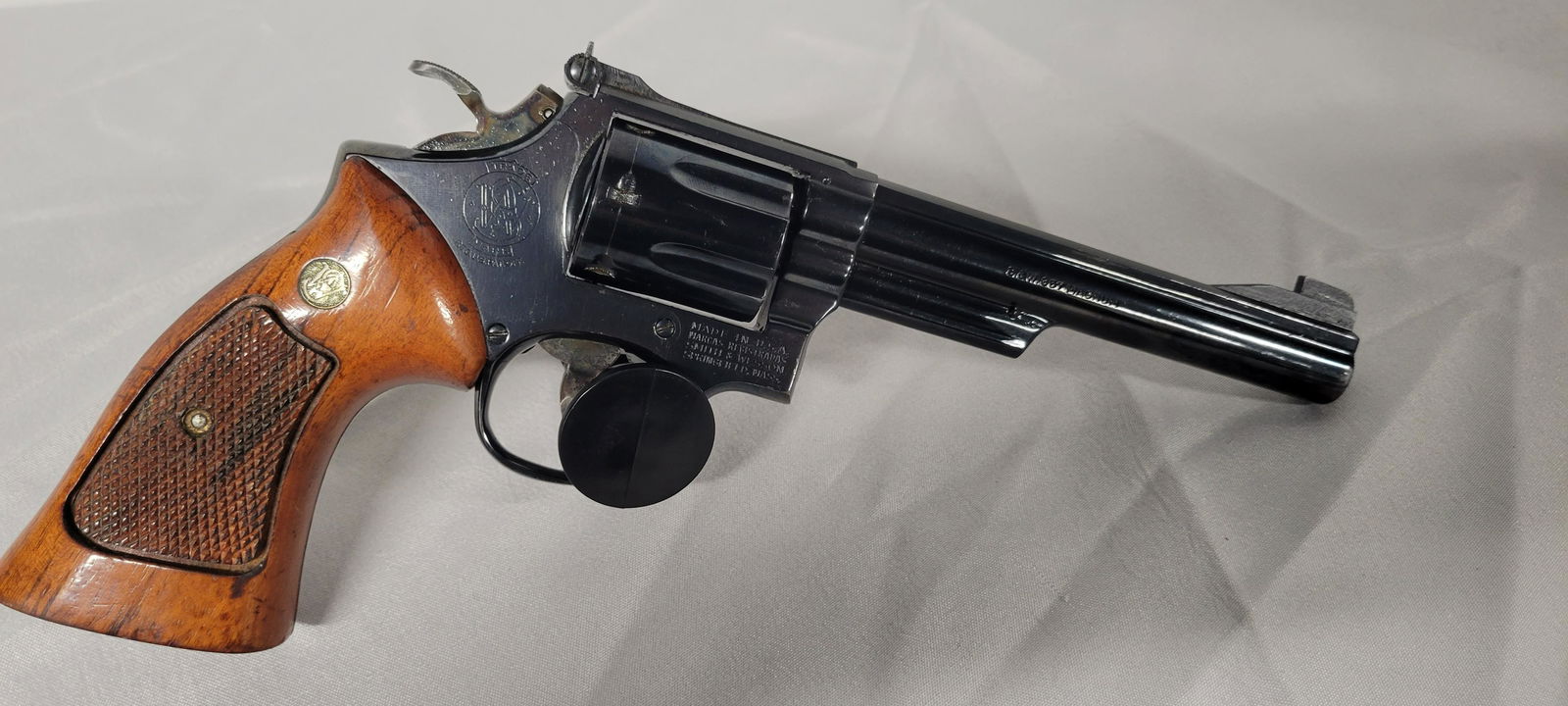 Smith & Wesson Model 19-3 Revolver 357 Magnum 6in: .357 Mag. cal., K-frame, 6 inch barrel, adj. rear sight, Wood grips. KC 7K90868
