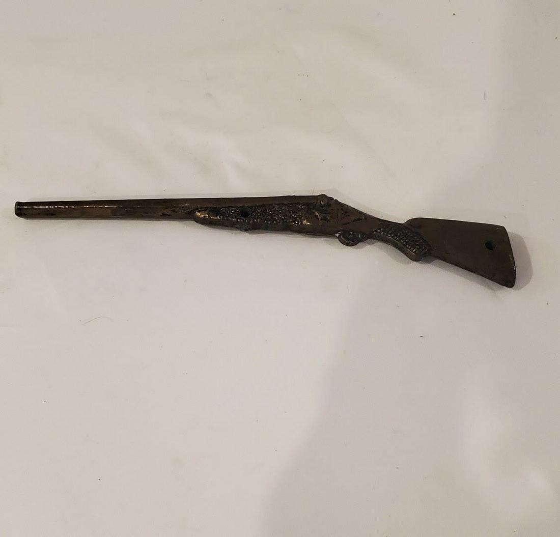 Metal Rifle: Found in Ex Military Estate desk draw really know nothing about it.