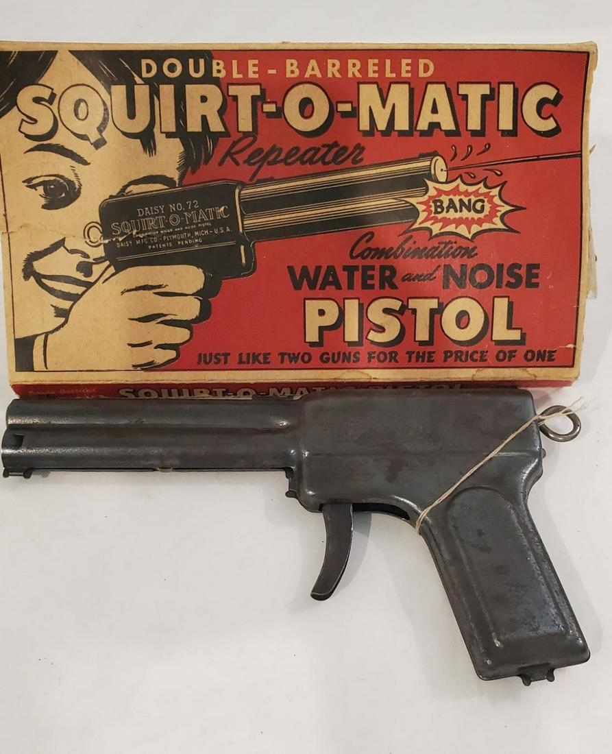 Vintage Squirt O Matic Toy Water Pistol: Rare to still find one in a box. The Pistol is in great condition, see photos.