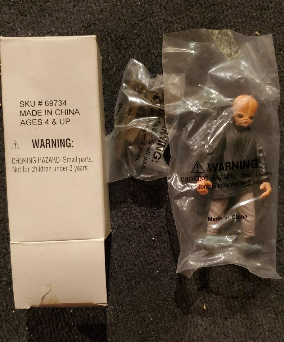 Star Wars Mos Eisly Band Player 3.75: Action figures in used condition all are guarantee authentic. Condition should be based on photos and rarity of figure.