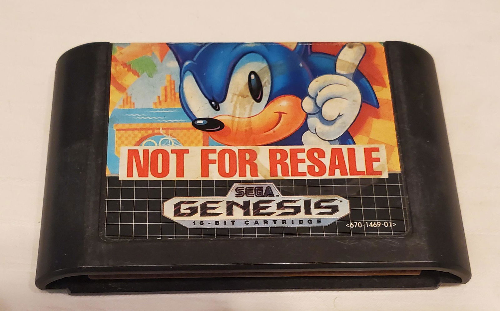 Original Vintage Sega Genesis Sonic the Hedgehog 16 Bit (1 of 2)
