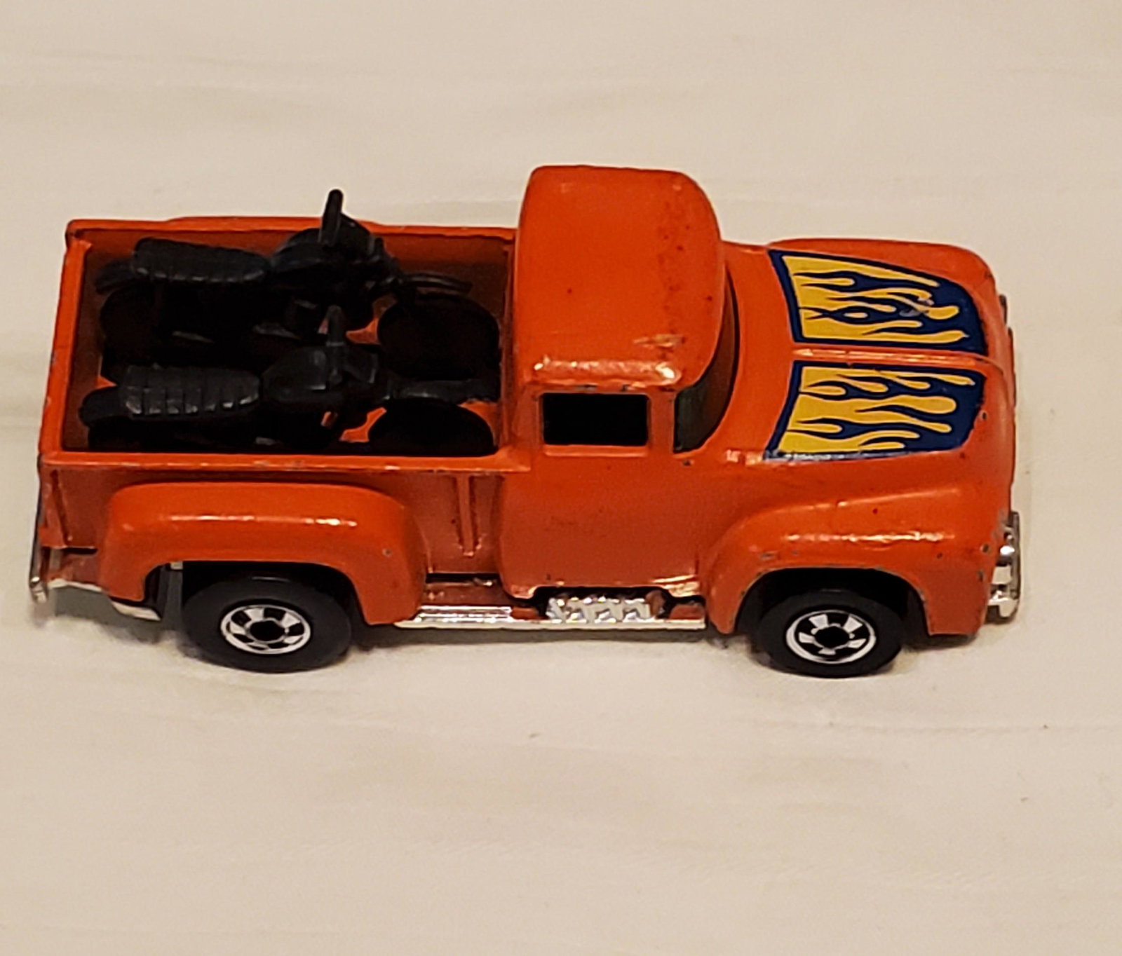 Vintage Matchbox Truck: nice condition