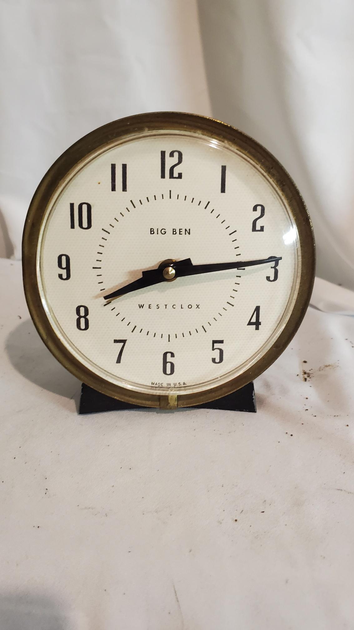 Vintage Big Ben Alarm Clock: Please refer to all photos to see condition, we will answer to the best of our ability any questions you may have.