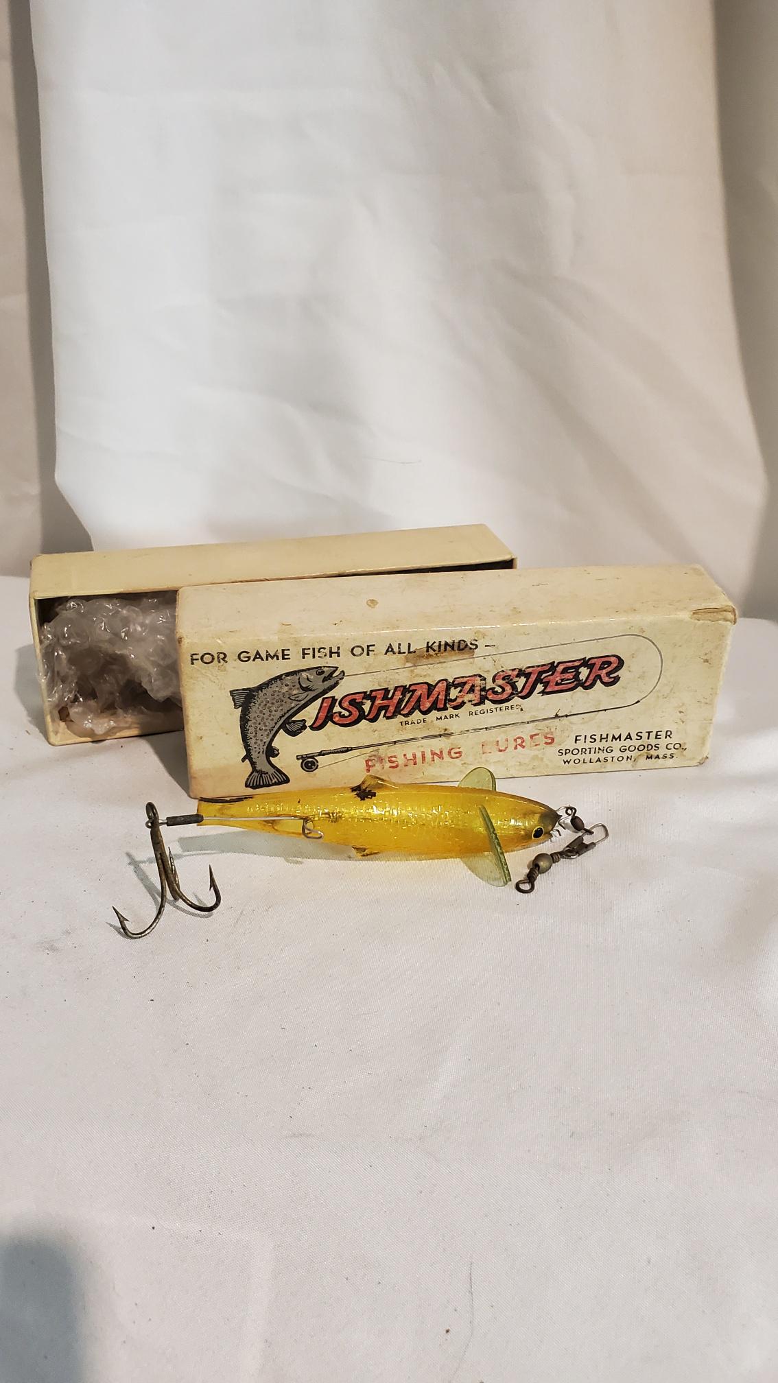 Vintage Fishmaster Lure In Box: Please refer to all photos to see condition, we will answer to the best of our ability any questions you may have.