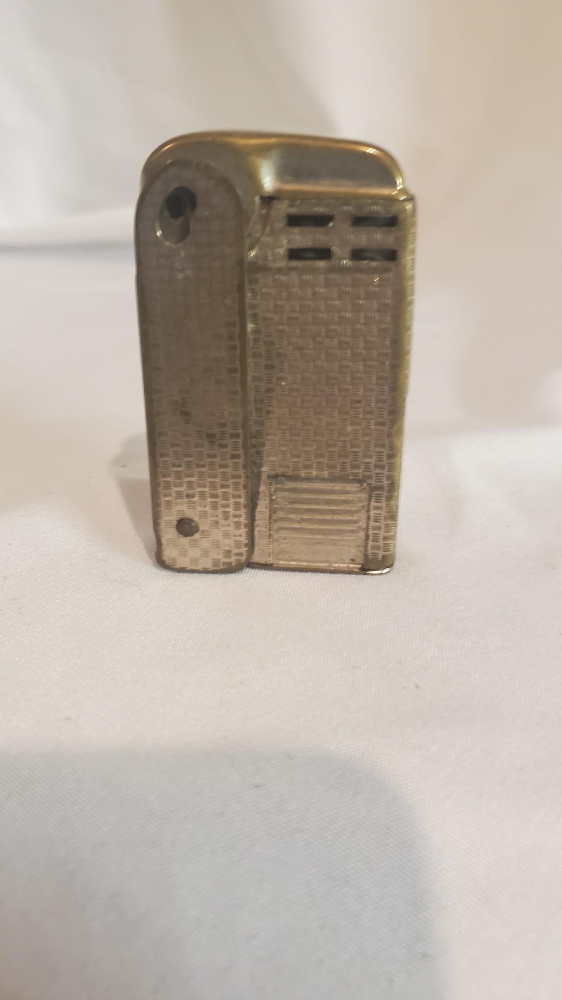 Vintage Silver Lighter (1 of 4)