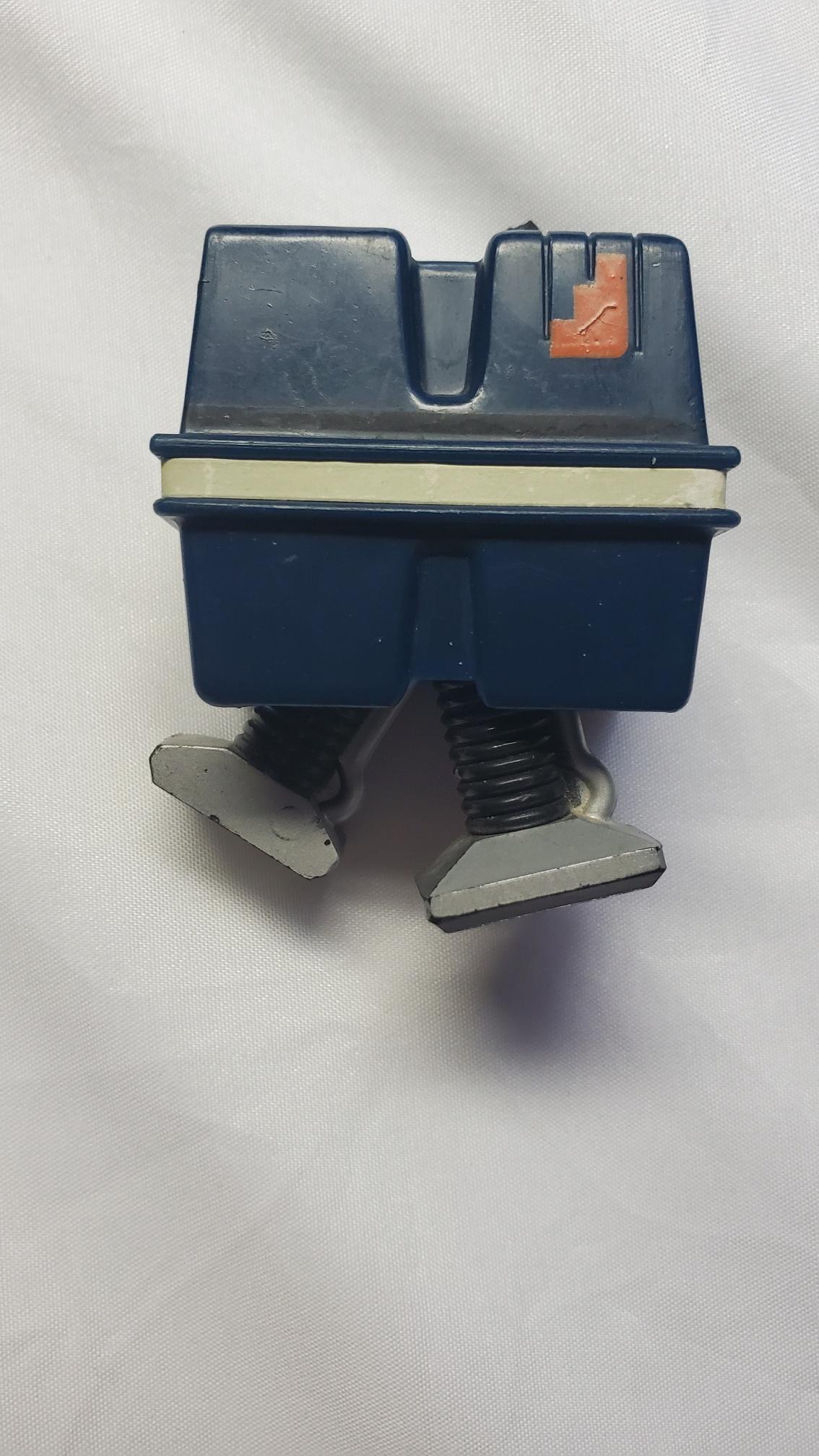 Gonk Droid 3.75: Please refer to all photos to see condition, we will answer to the best of our ability any questions you may have.