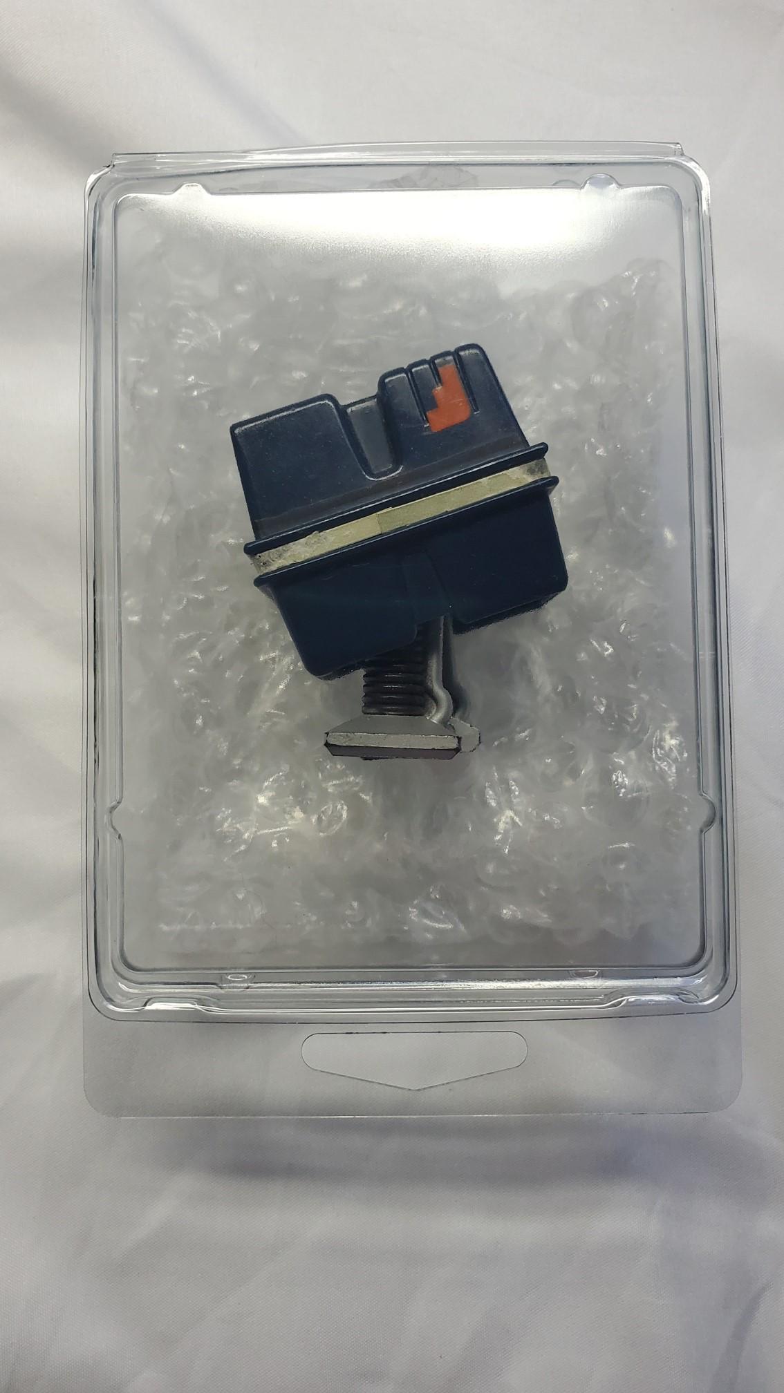 Gonk Droid 3.75: Please refer to all photos to see condition, we will answer to the best of our ability any questions you may have.