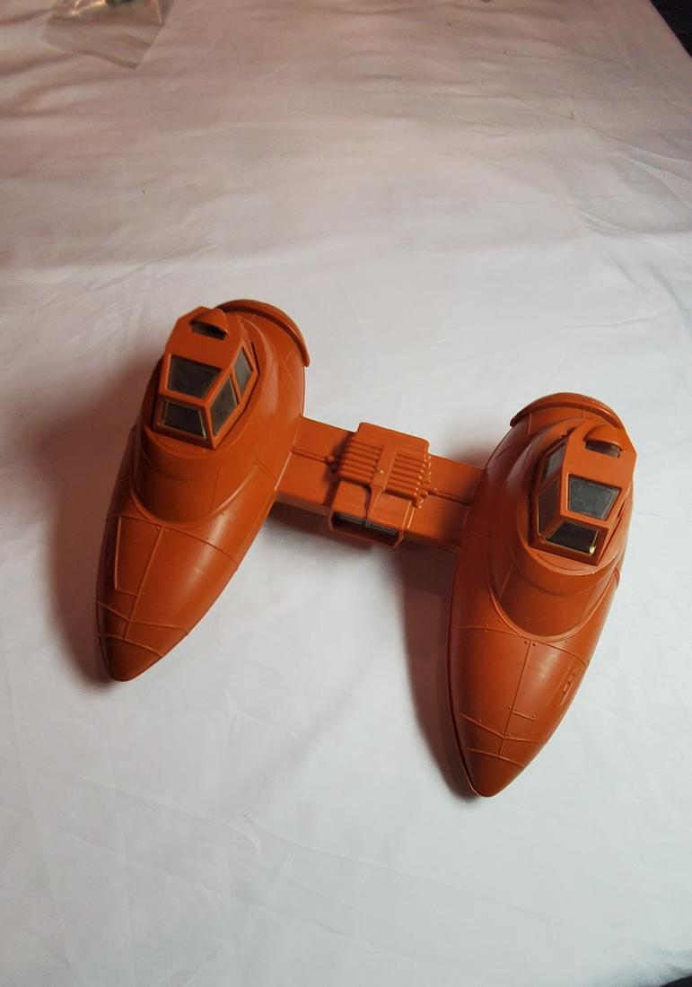 Cloud City Twin Pod: Both hatches in working condition Please refer to all photos to see condition, we will answer to the best of our ability any questions you may have.