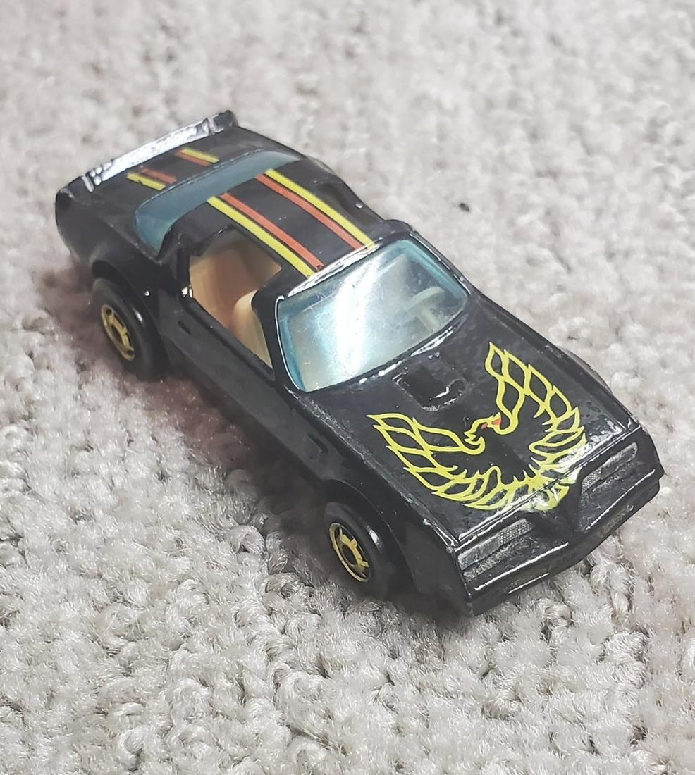 Estate auction of collection of vintage Hot Wheels: This auction contains both vintage, and new Hotwheels, and Matchbox vehicles. There is also groups of unidentified or off brands as well as brand items. . Feel free to ask questions regarding any conc