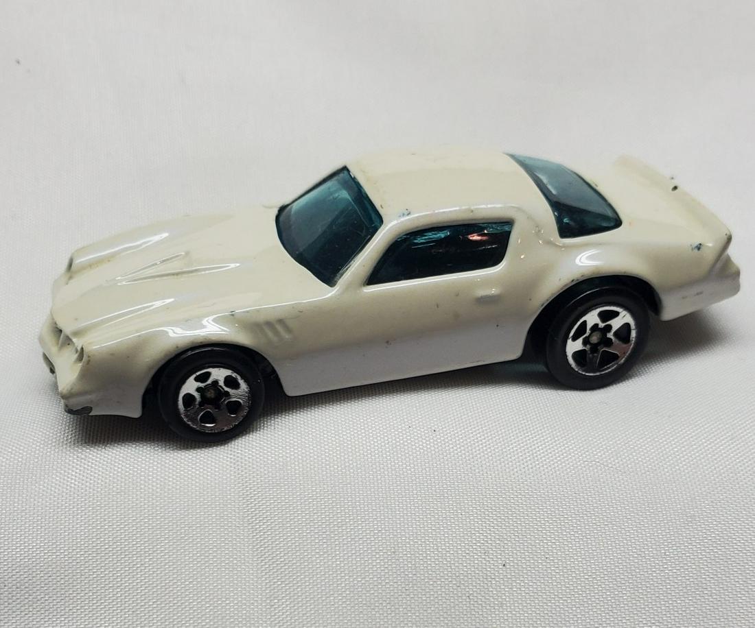 Estate auction of collection of vintage Hot Wheels: This auction contains both vintage, and new Hotwheels, and Matchbox vehicles. There is also groups of unidentified or off brands as well as brand items. . Feel free to ask questions regarding any conc