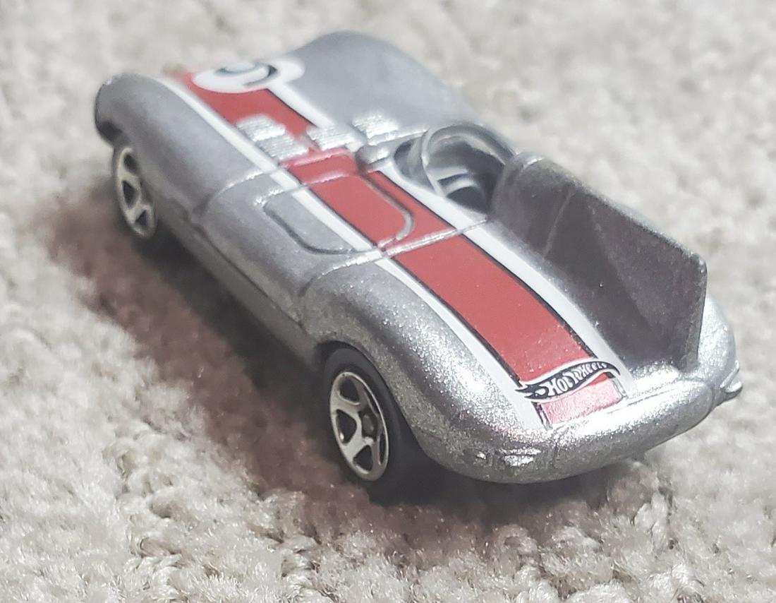 Estate auction of collection of vintage Hot Wheels: This auction contains both vintage, and new Hotwheels, and Matchbox vehicles. There is also groups of unidentified or off brands as well as brand items. . Feel free to ask questions regarding any conc