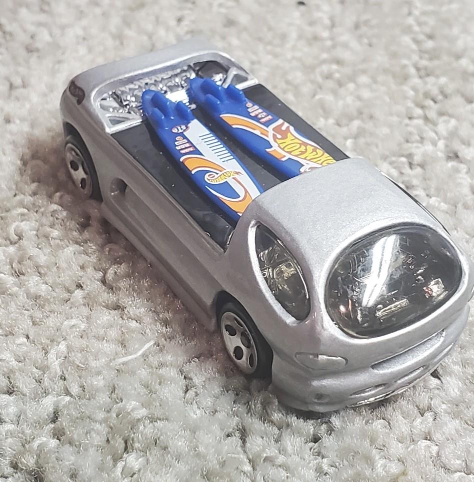 Estate auction of collection of vintage Hot Wheels: This auction contains both vintage, and new Hotwheels, and Matchbox vehicles. There is also groups of unidentified or off brands as well as brand items. . Feel free to ask questions regarding any conc