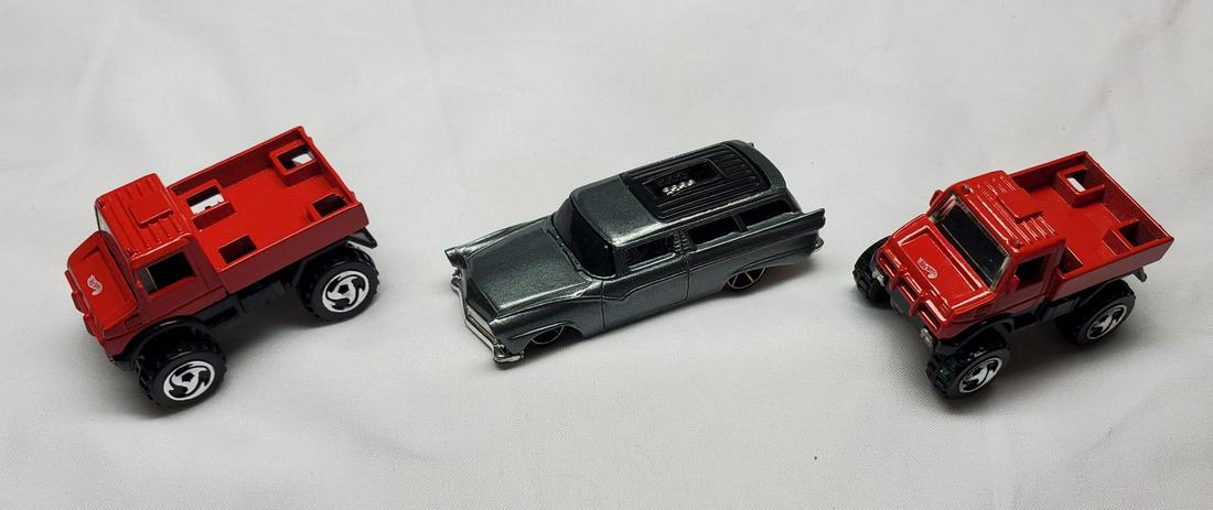 Estate auction of collection of vintage Hot Wheels some: This auction contains both vintage, and new Hotwheels, and Matchbox vehicles. There is also groups of unidentified or off brands as well as brand items. . Feel free to ask questions regarding any conc