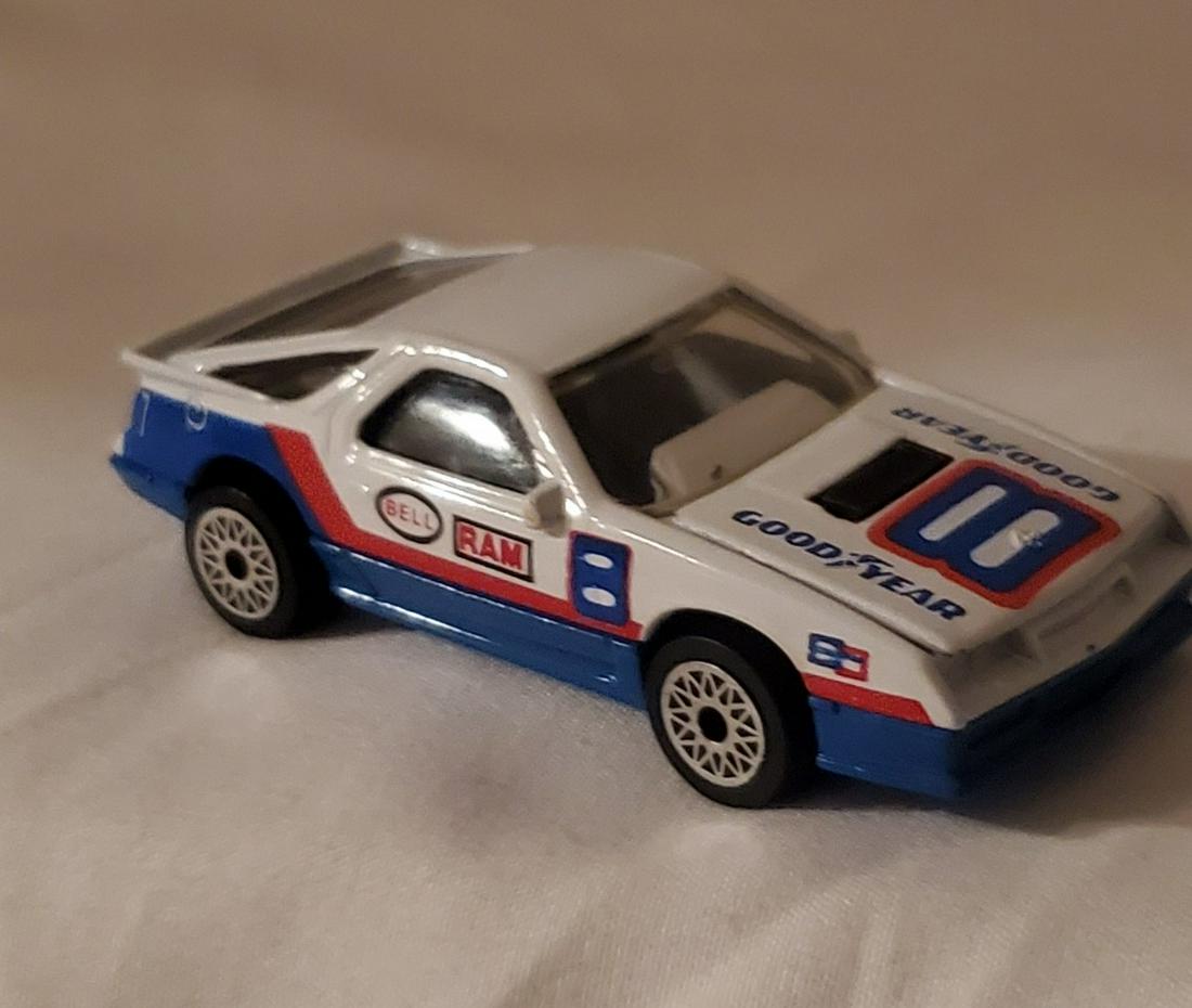 Estate auction of collection of vintage Matchbox: This auction contains both vintage, and new Hotwheels, and Matchbox vehicles. There is also groups of unidentified or off brands as well as brand items. . Feel free to ask questions regarding any conc