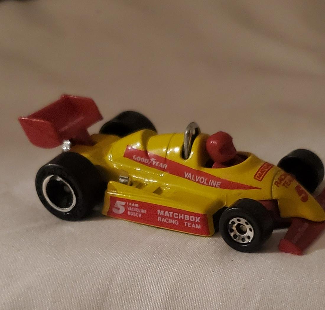 Estate auction of collection of vintage Matchbox: This auction contains both vintage, and new Hotwheels, and Matchbox vehicles. There is also groups of unidentified or off brands as well as brand items. . Feel free to ask questions regarding any conc