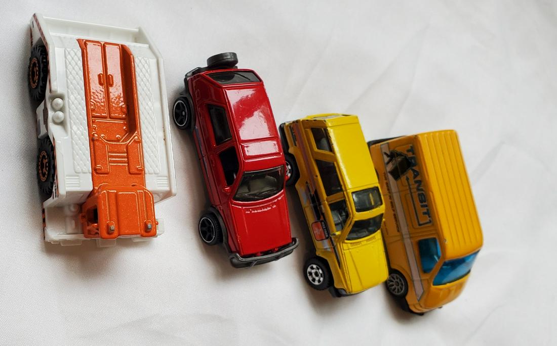Estate auction of collection of vintage Matchbox: This auction contains both vintage, and new Hotwheels, and Matchbox vehicles. There is also groups of unidentified or off brands as well as brand items. . Feel free to ask questions regarding any conc