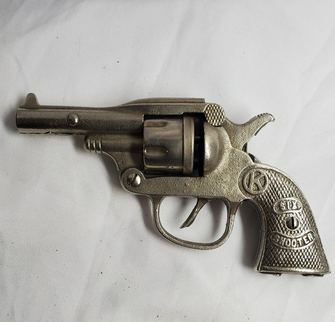 Vintage Cap Gun: Cap gun apereas to be in working condition normal wear for age. Please ask questions and as always refer to photo for condition.