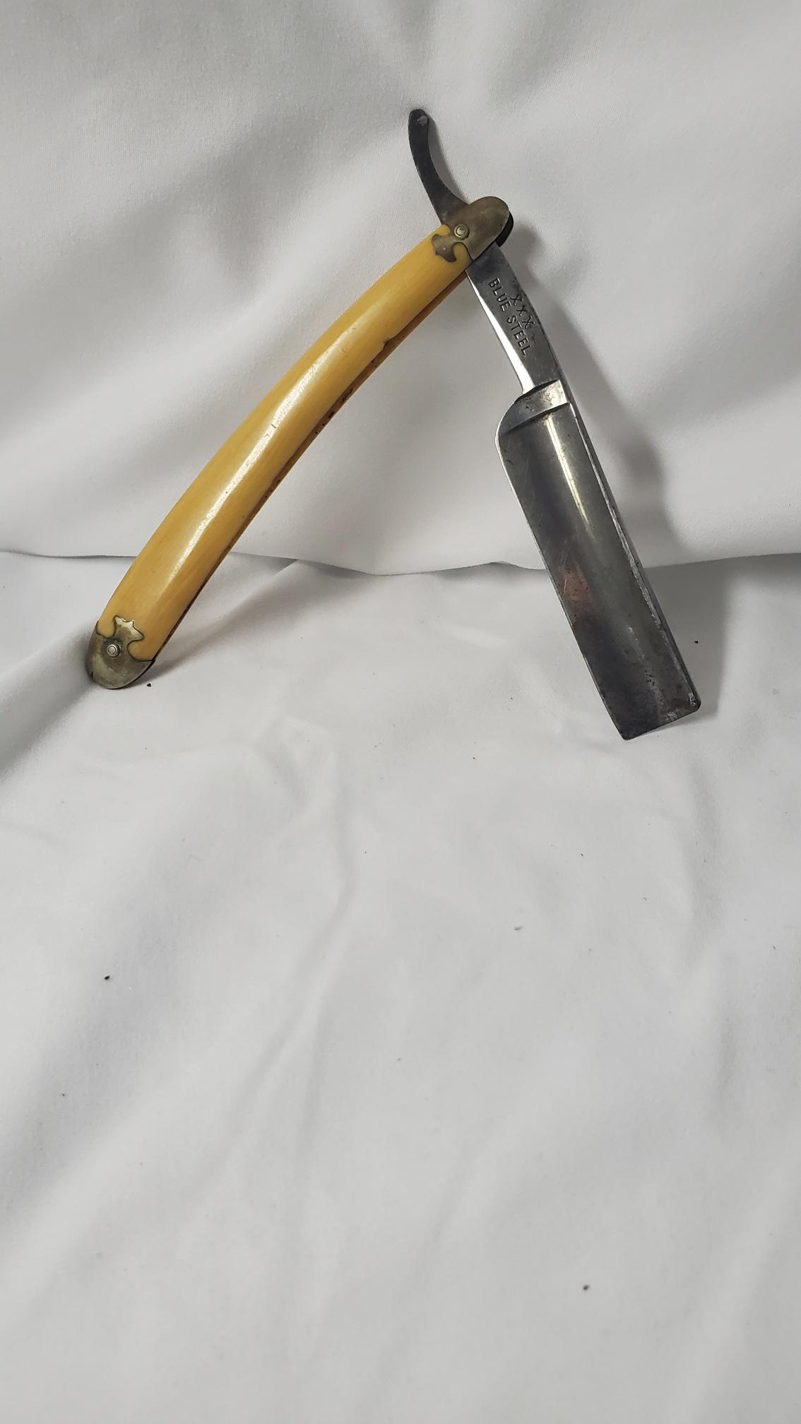 German Antique Straight Edge Razor (1 of 3)
