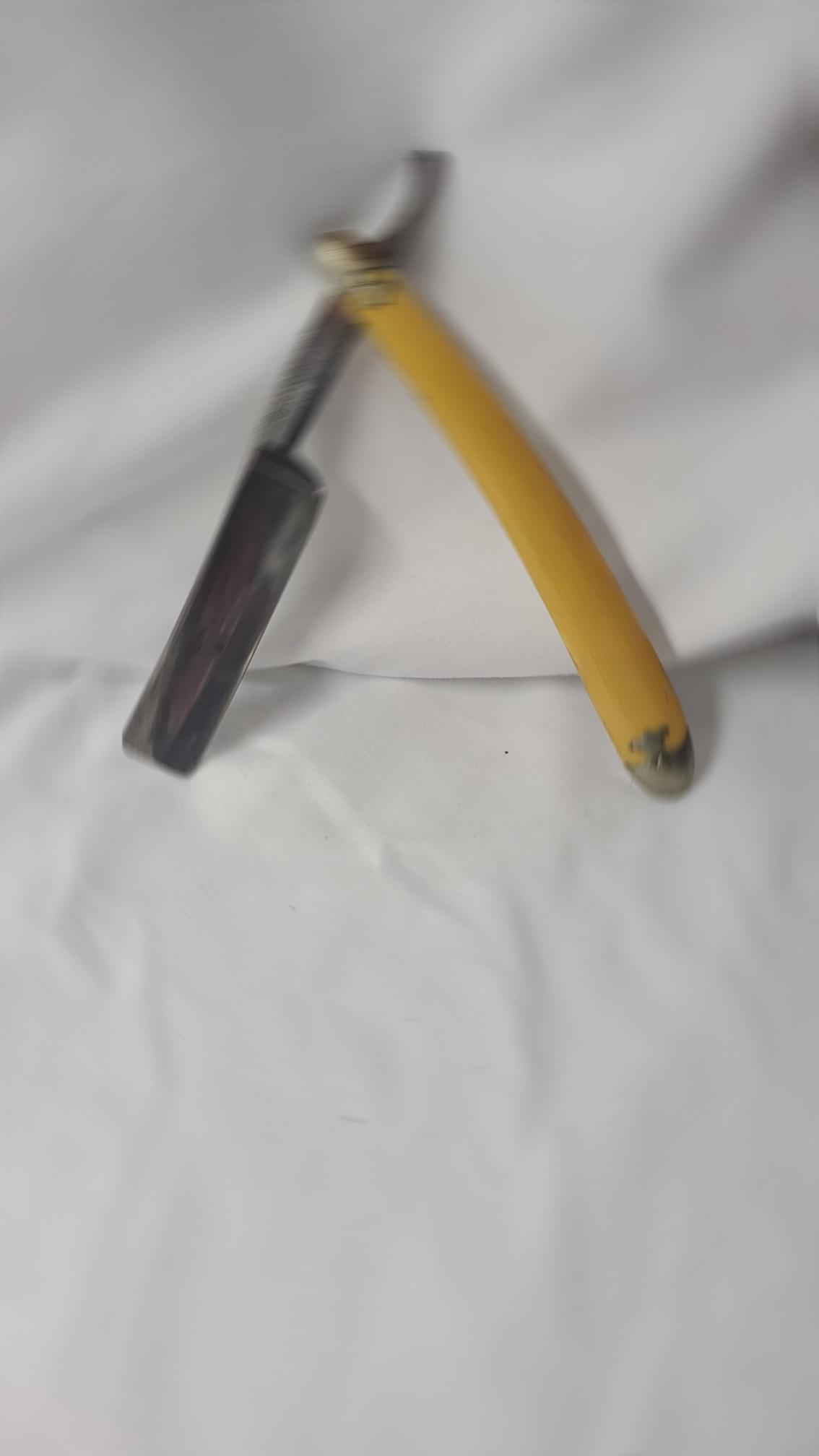 German Antique Straight Edga Razor (1 of 4)