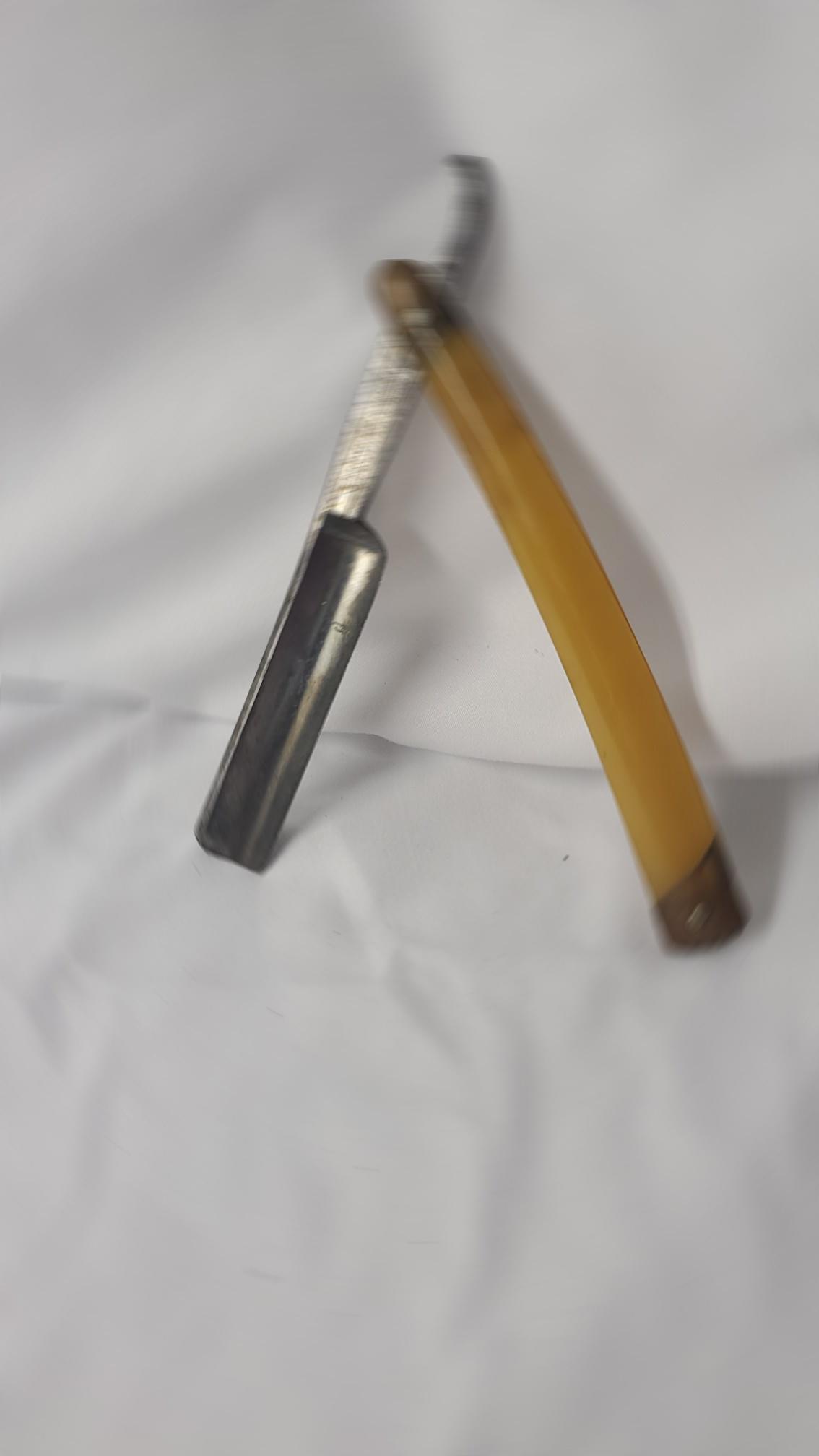 German Antique Straight Edge Razor (1 of 4)