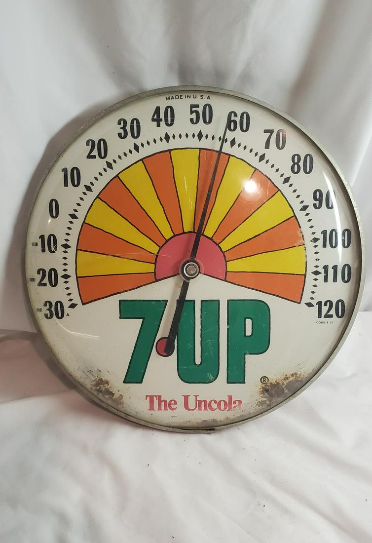Vintage 7-UP Wall Thermometer Outstandiing Colors (1 of 5)